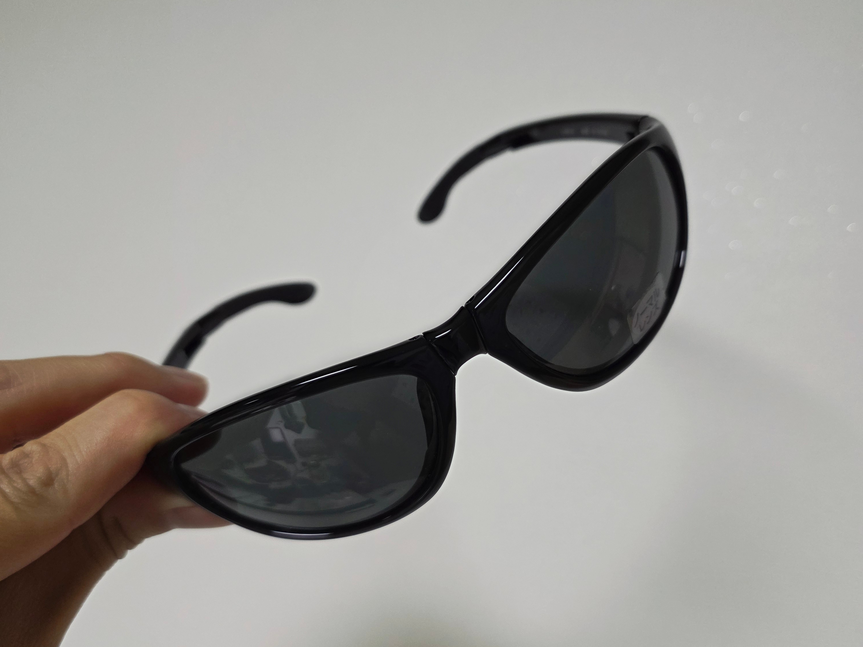 Montbell Trekking Glasses Black Grey 착용 스타일 - 1