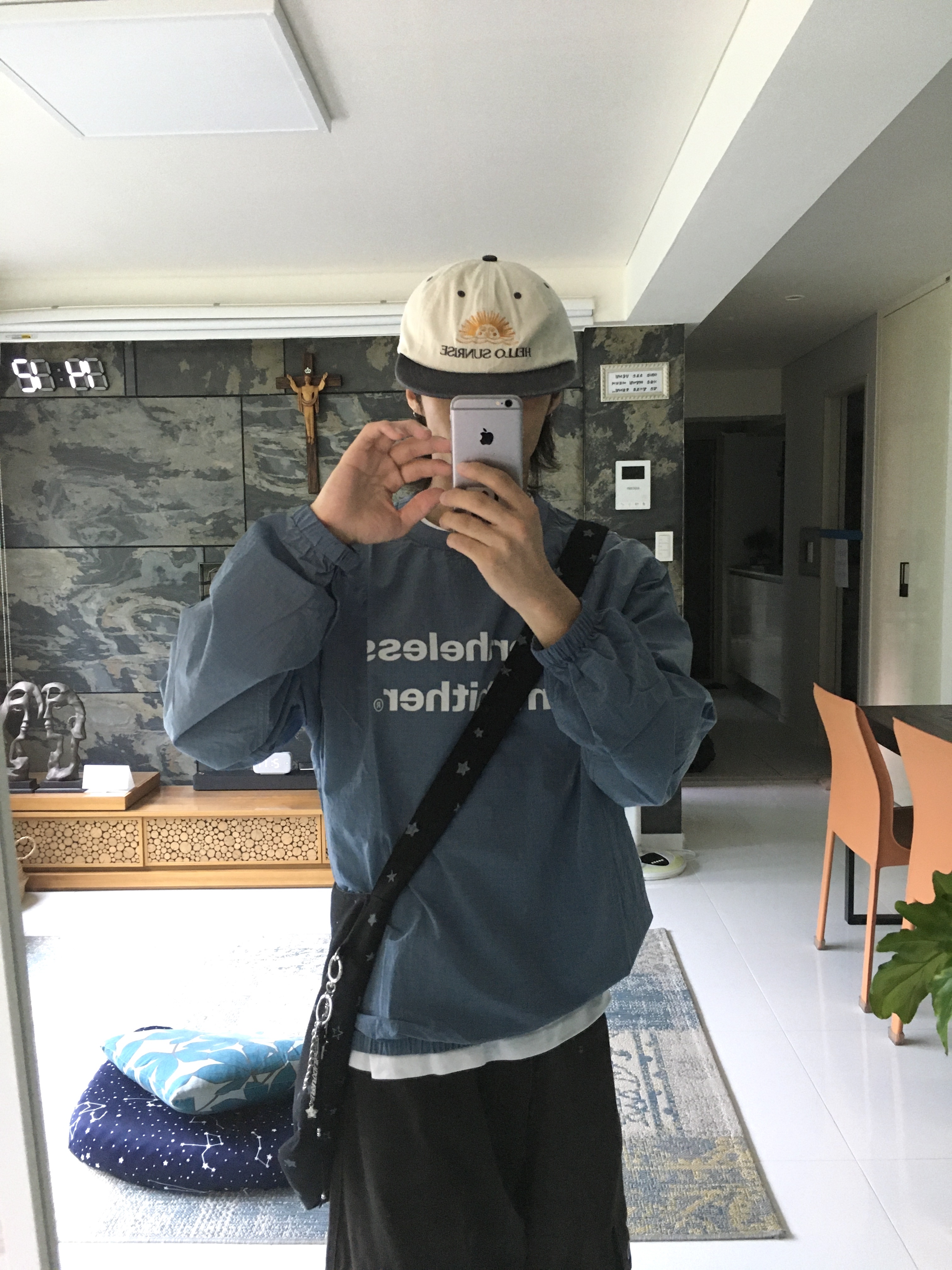 [KREAM 단독] runwhither Windbreaker MTM V2 Blue 착용 스타일 - 2