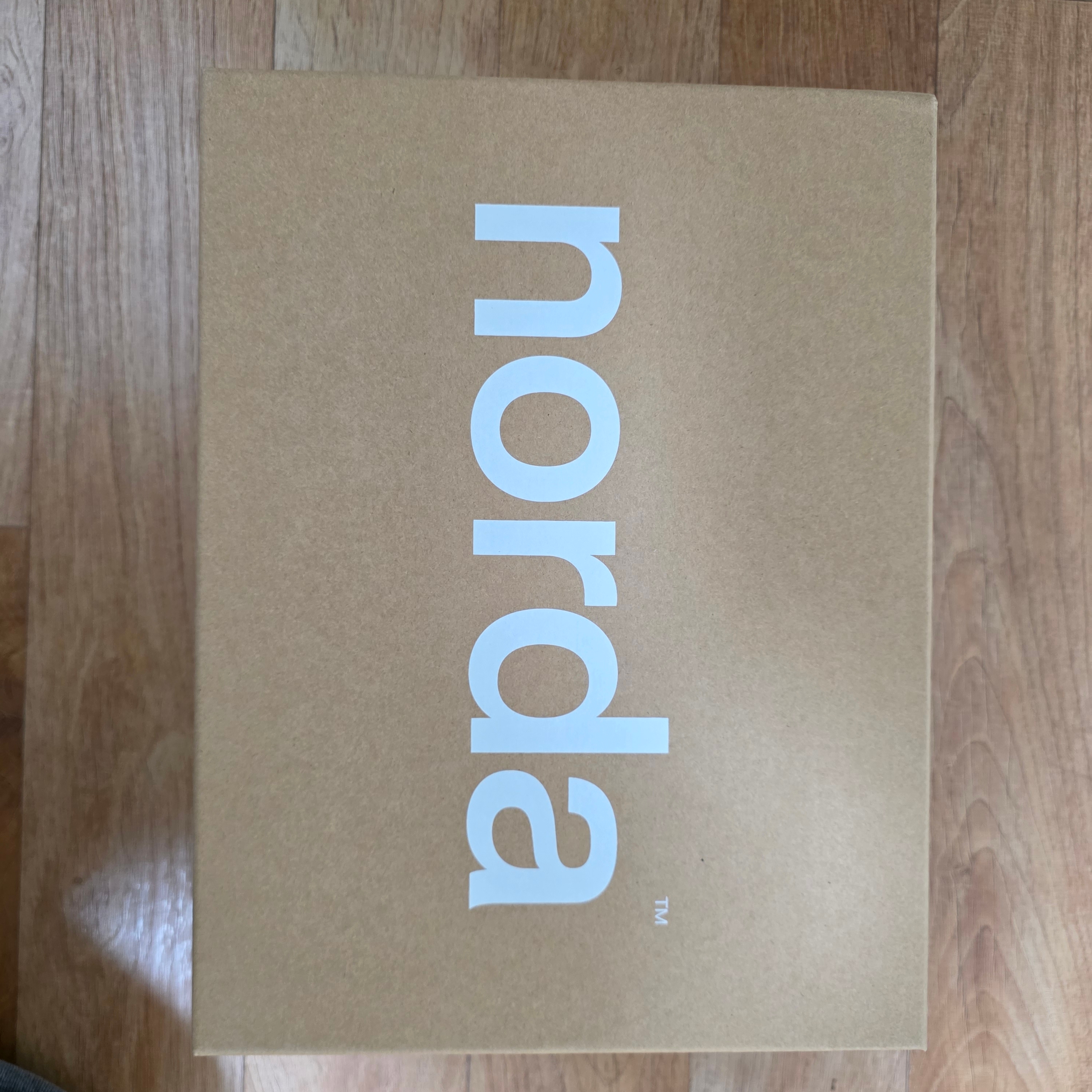Norda 001/A Stealth Black 착용 스타일 - 2
