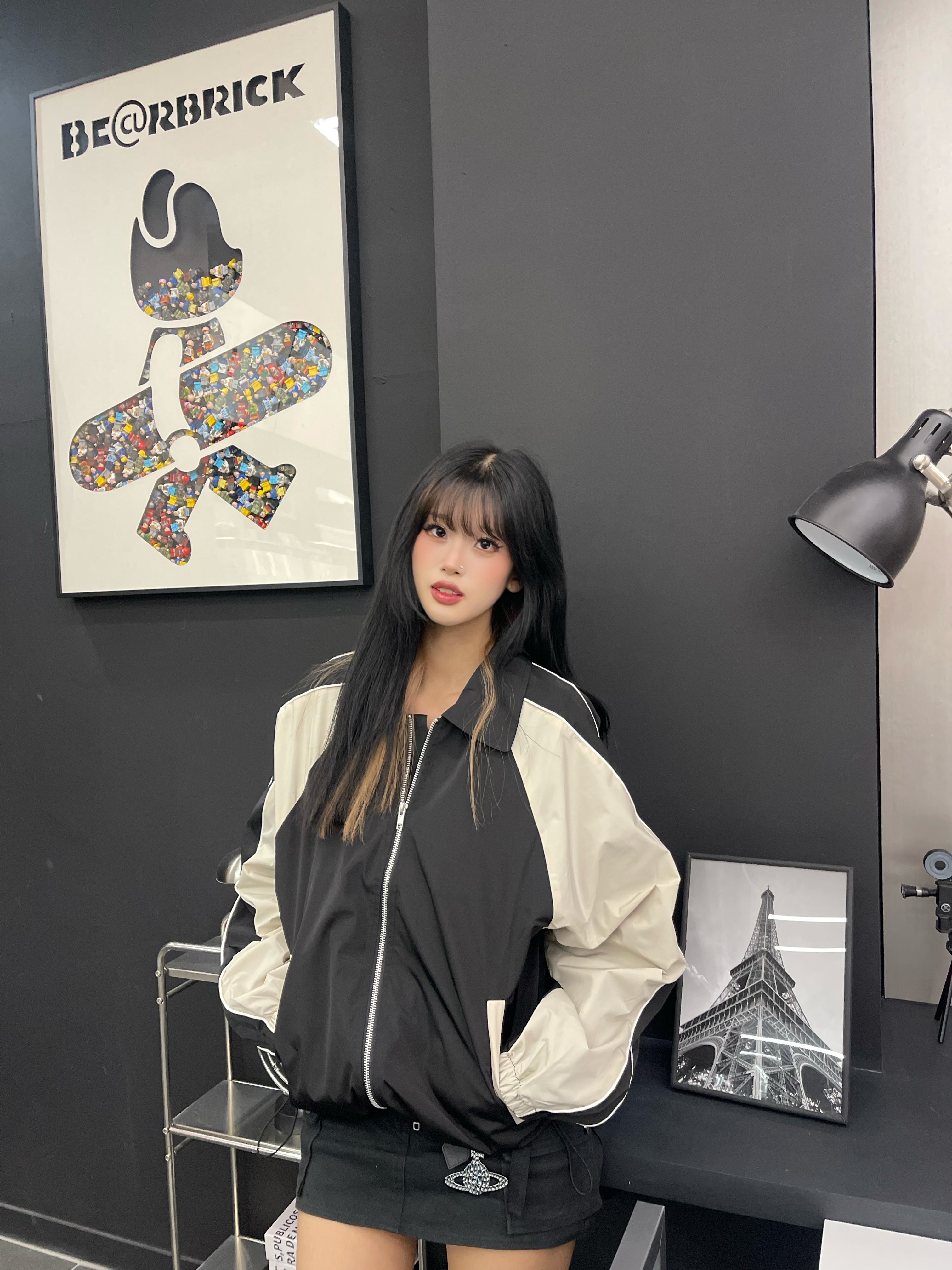 SLOW RECORD HOUSE Piping Line Windbreaker Black & Beige 착용 스타일 - 2