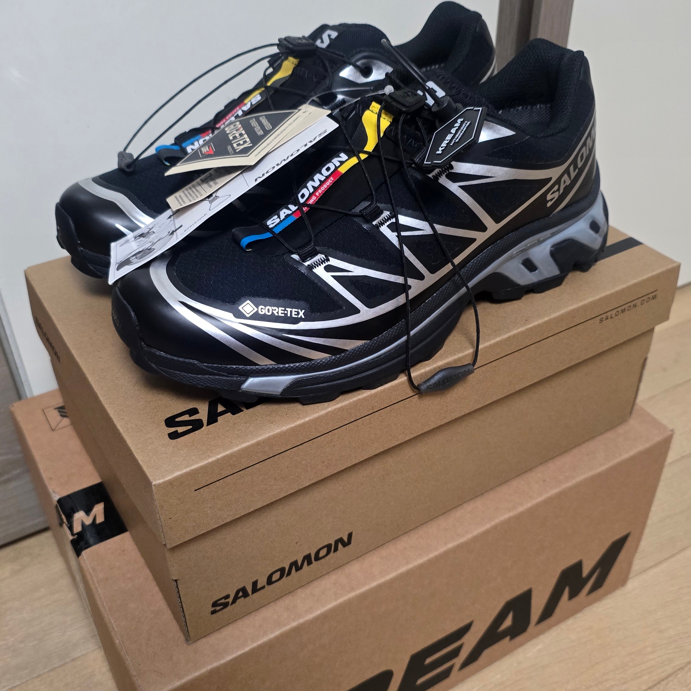 Salomon XT-6 GTX Black Silver 착용 스타일 - 1