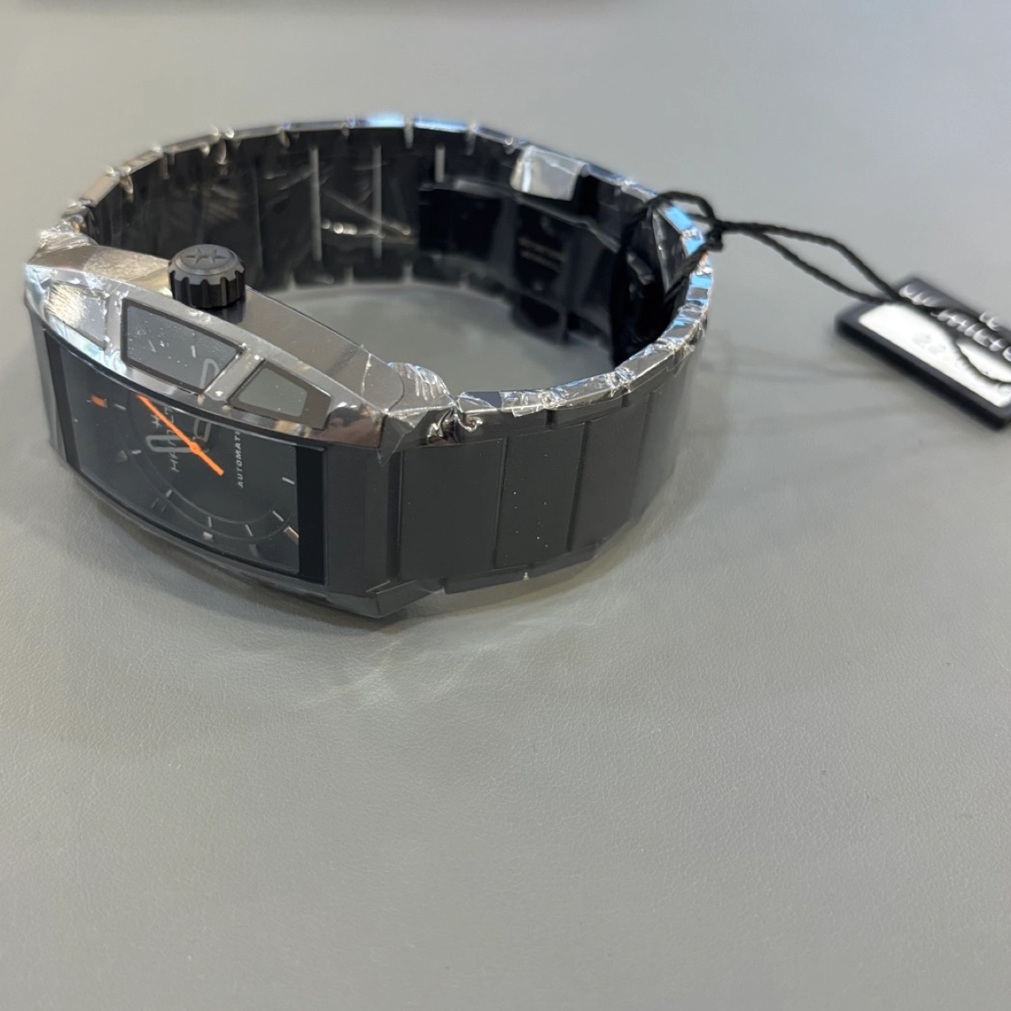 Hamilton American Classic Boulton Death Stranding 2 Titanium Auto 36mm Black Limited Edition 착용 스타일 - 2