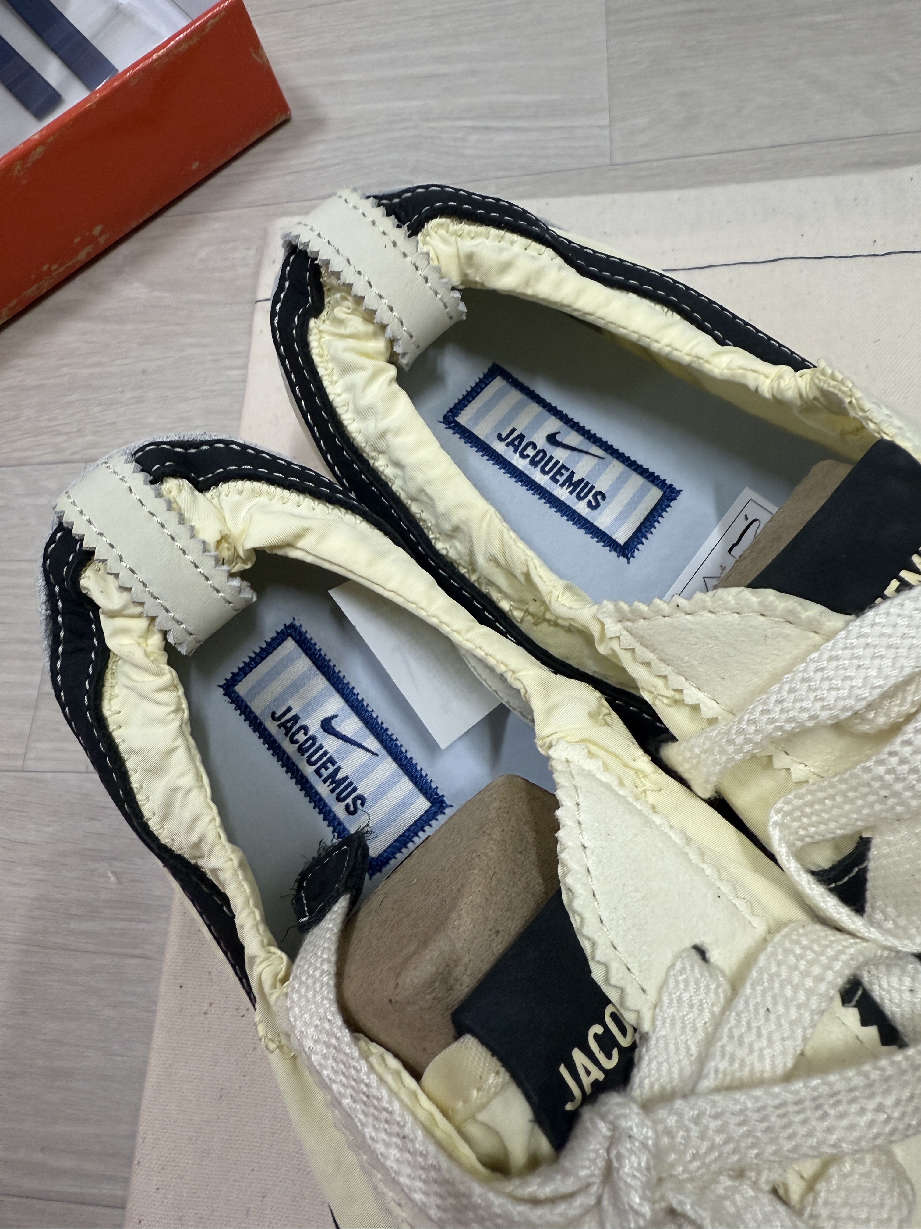 Nike x Jacquemus Moon Shoe SP Alabaster Off Noir 착용 스타일 - 2