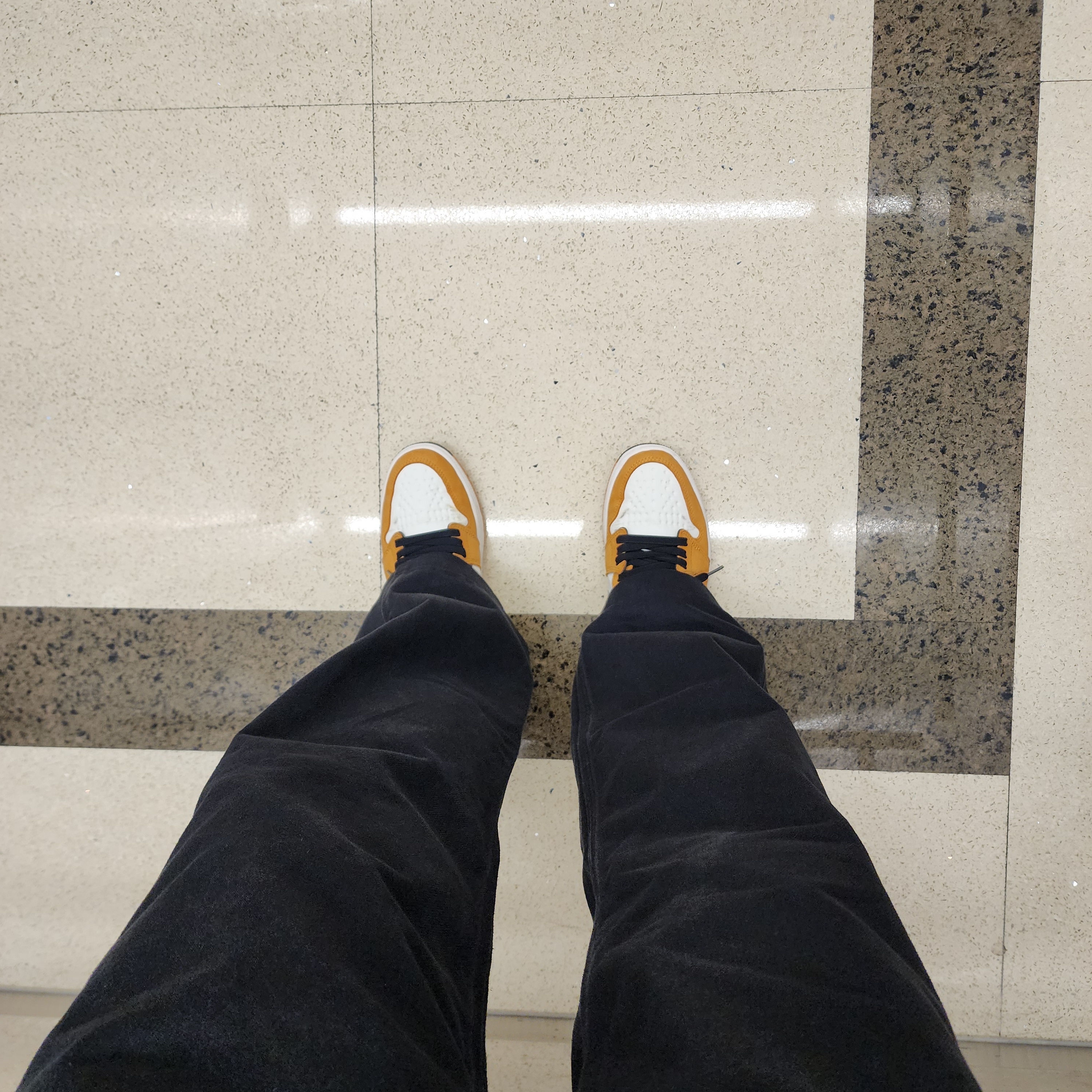 Jordan 1 Element Gore-Tex Light Curry 착용 스타일