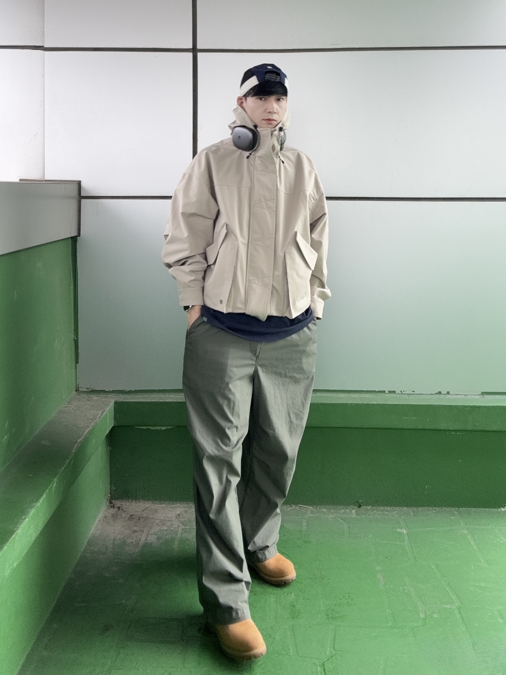 Timberland Premium 6 inch Waterproof Boot Wheat Nubuck - Medium, Uniqlo C Wide Parachute Pants Olive - KR 착용 스타일 - 3