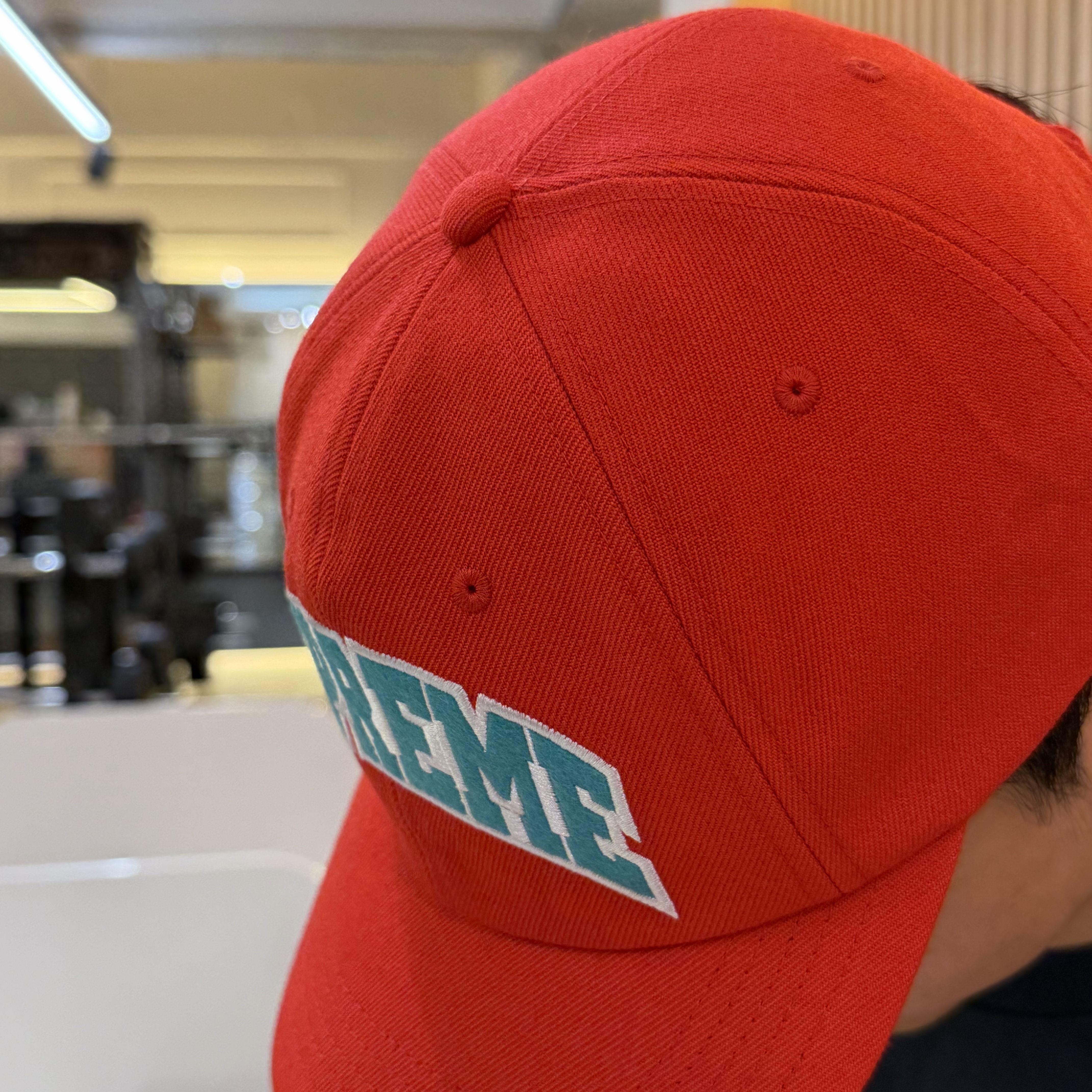 Supreme Felt Arc 6-Panel Red - 24FW 착용 스타일