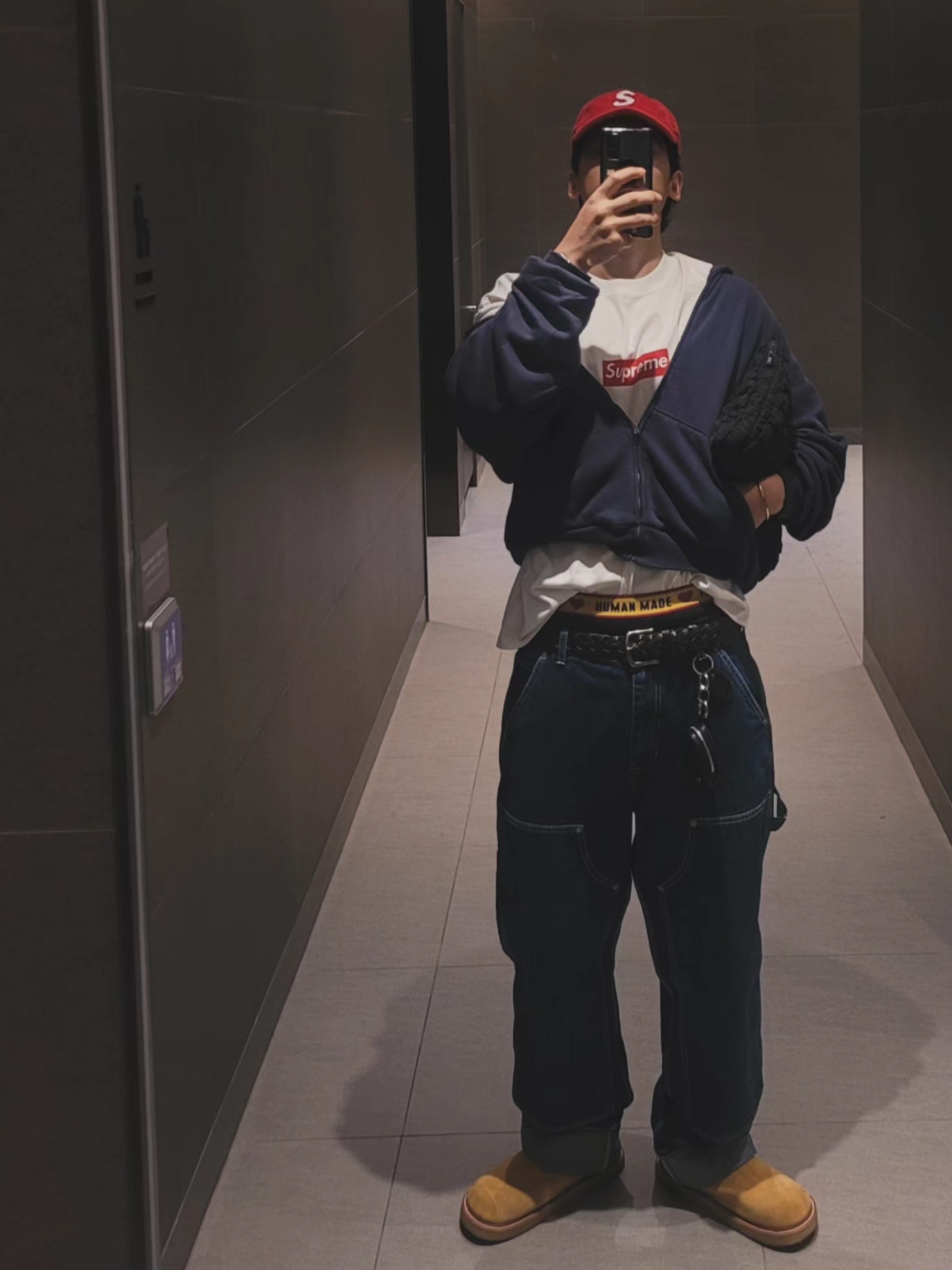 Ader Error Curve; Sabot 02 Yellow, Supreme West Hollywood Box Logo T-Shirt White - 23SS 착용 스타일 - 3