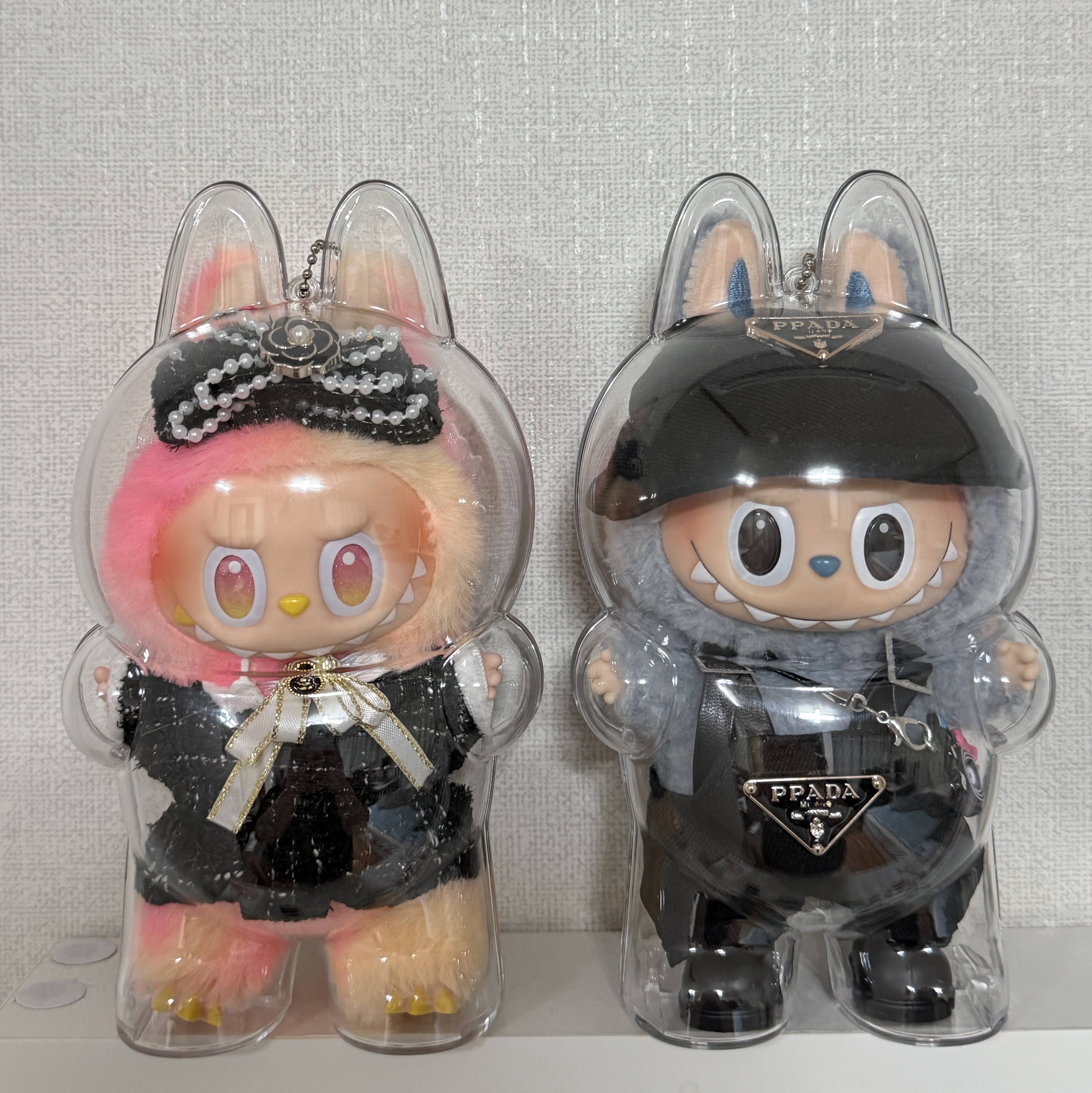 Pop Mart The Monsters Labubu Tasty Macarons Series Sealed Case (1 Blind Box), Pop Mart Labubu The Monsters Highlight Series Sealed Case (1 Blind Box) 착용 스타일