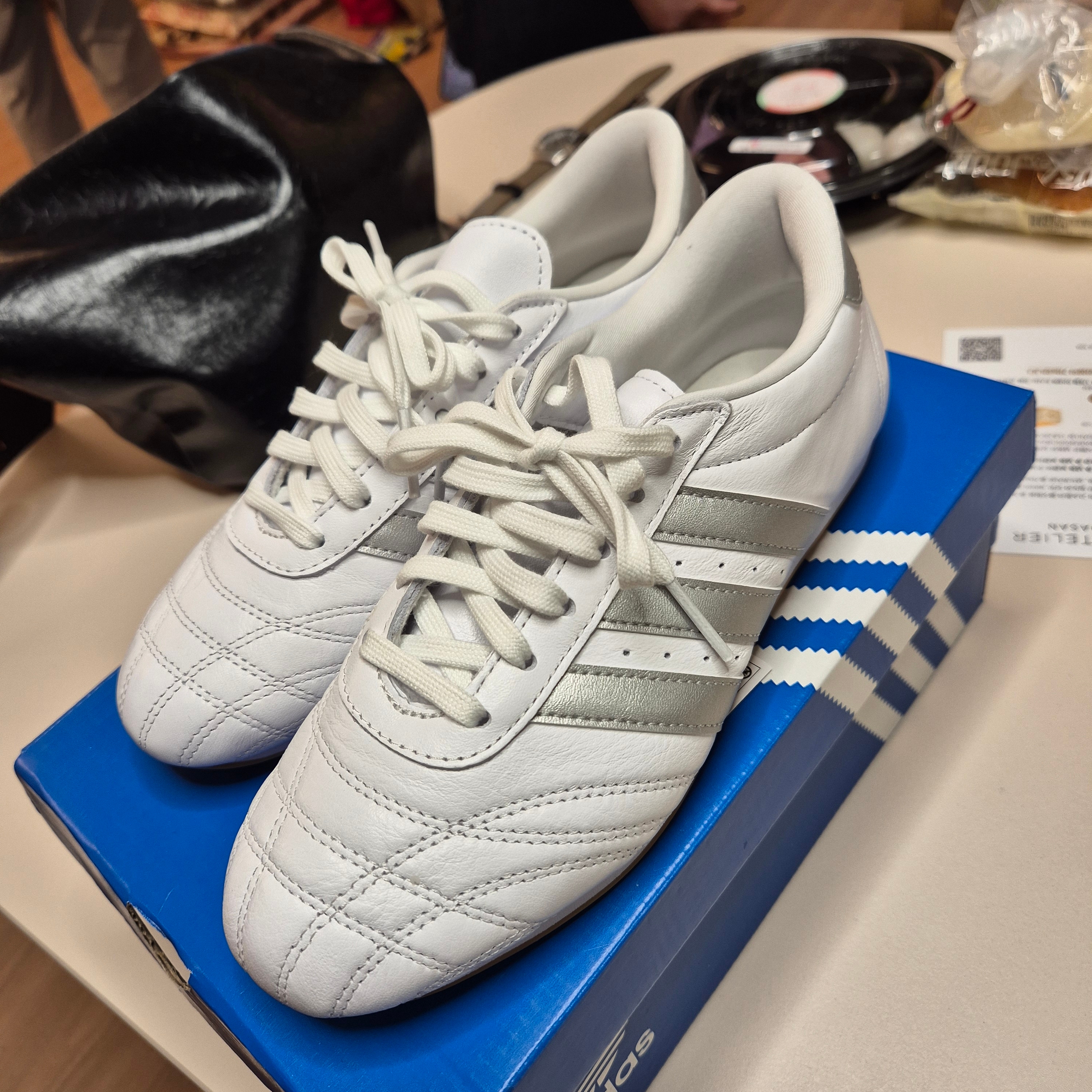 (W) Adidas Taekwondo Lace Cloud White Silver Metallic 착용 스타일