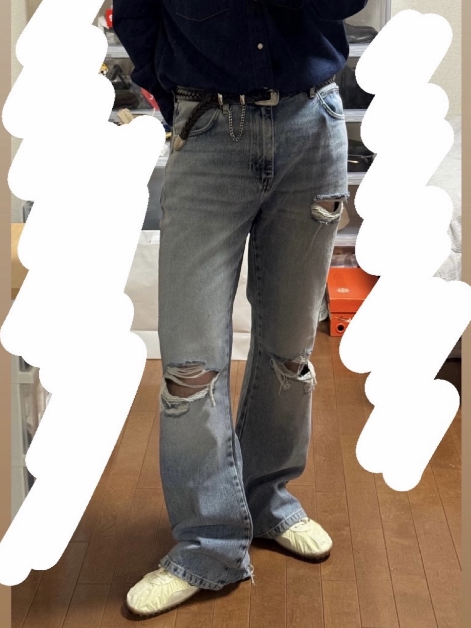 Nike x Jacquemus Moon Shoe SP Alabaster Off Noir, Zara x Champion Loose Tapered Fit Jeans Light Blue 착용 스타일 - 3
