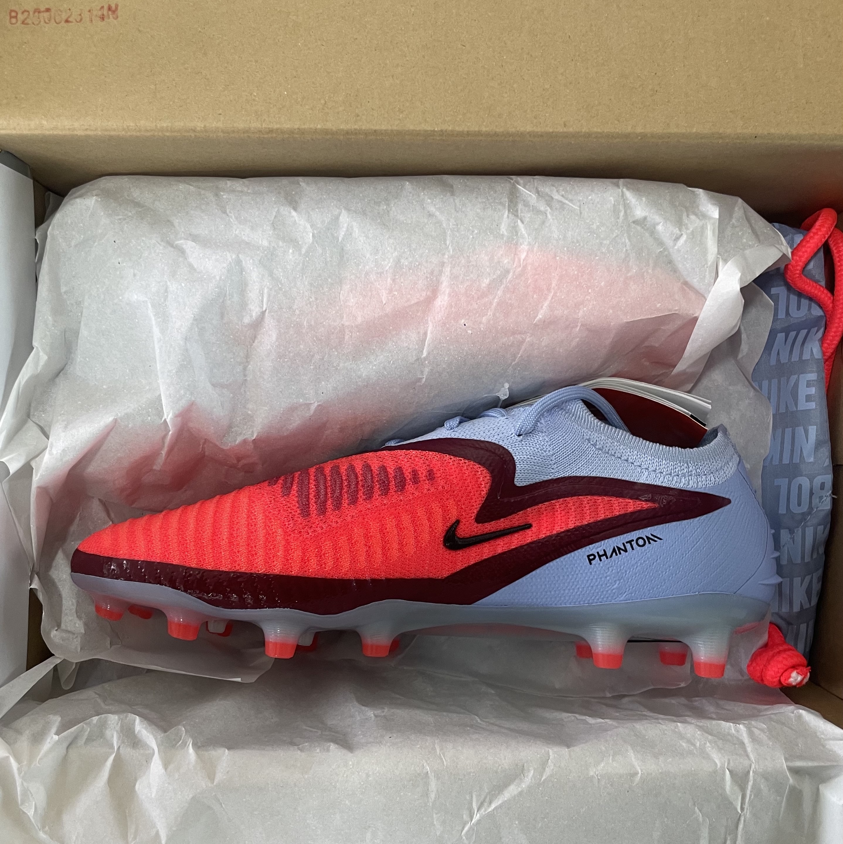 Nike Phantom 6 Low Elite Royal Tint Bright Crimson 착용 스타일