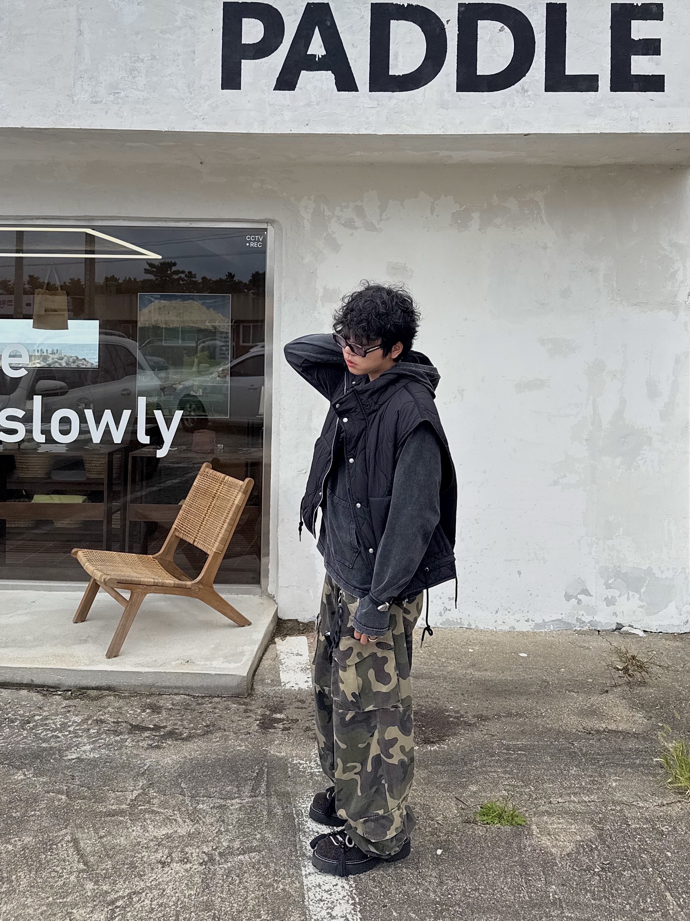 Flavorism VTG Washed Cargo Pants Washed Camo, Flavorism Hoodie Long Sleeve Black 착용 스타일 - 1