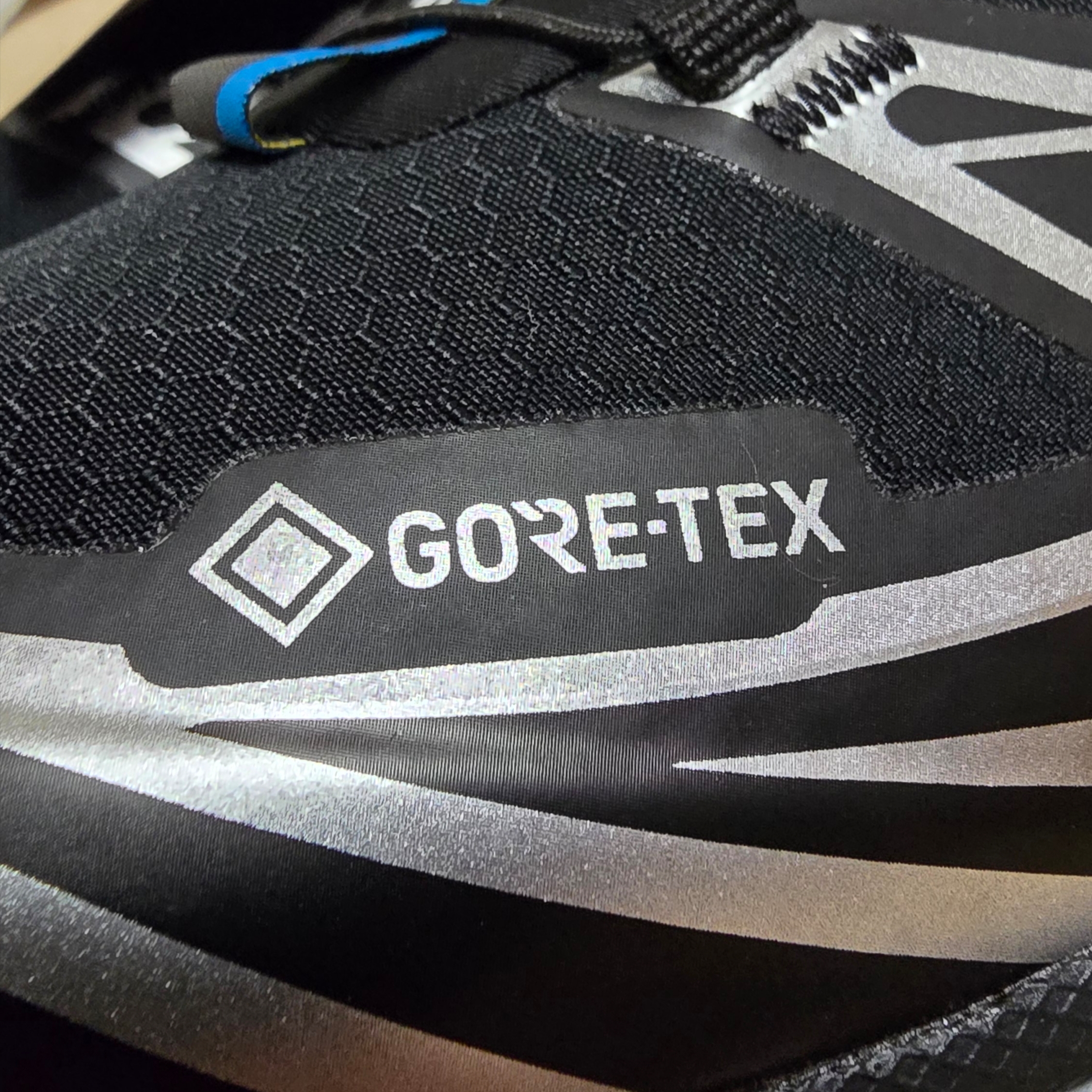 Salomon XT-6 GTX Black Silver 착용 스타일 - 4