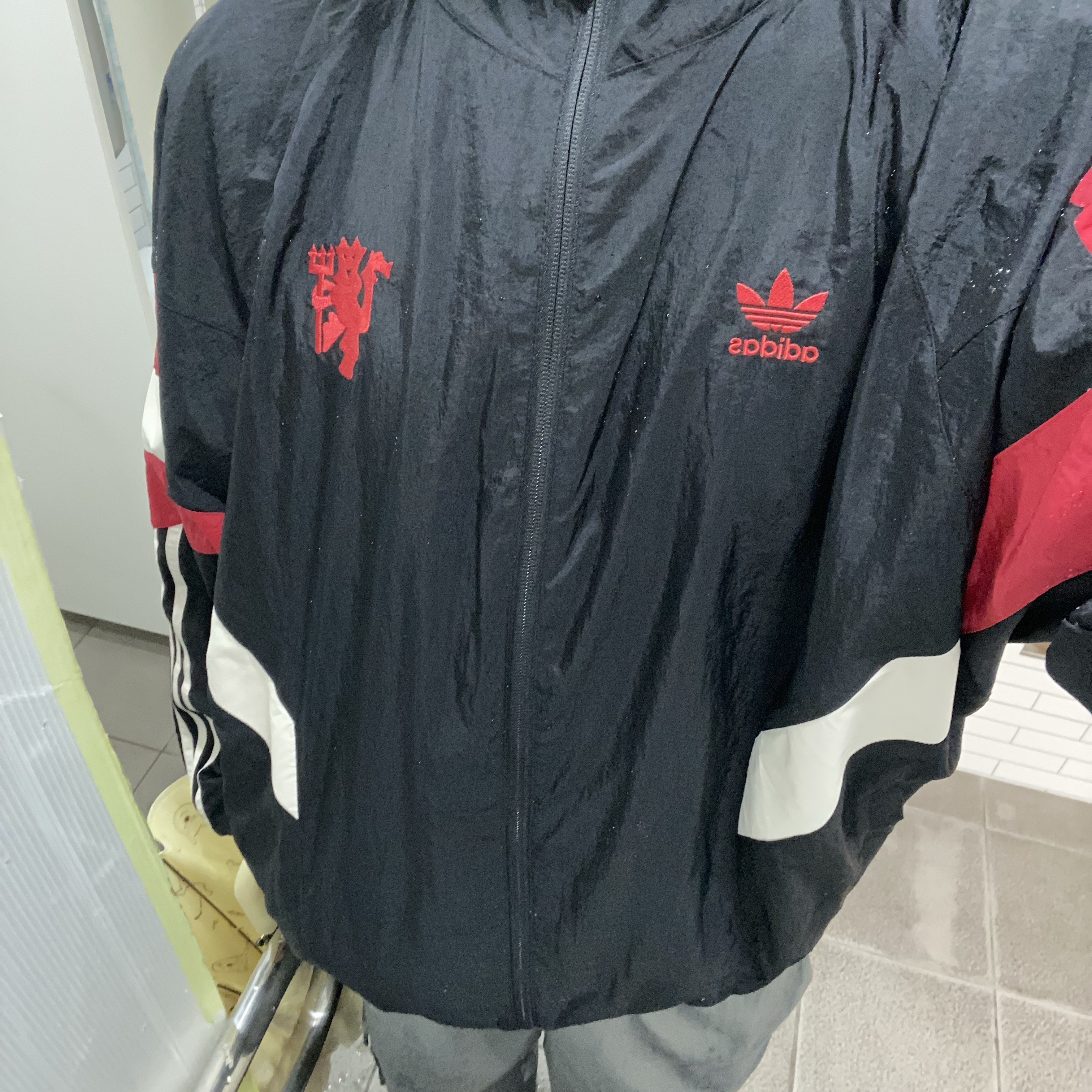 Adidas Manchester United Originals Track Top Black Red - KR Sizing 착용 스타일