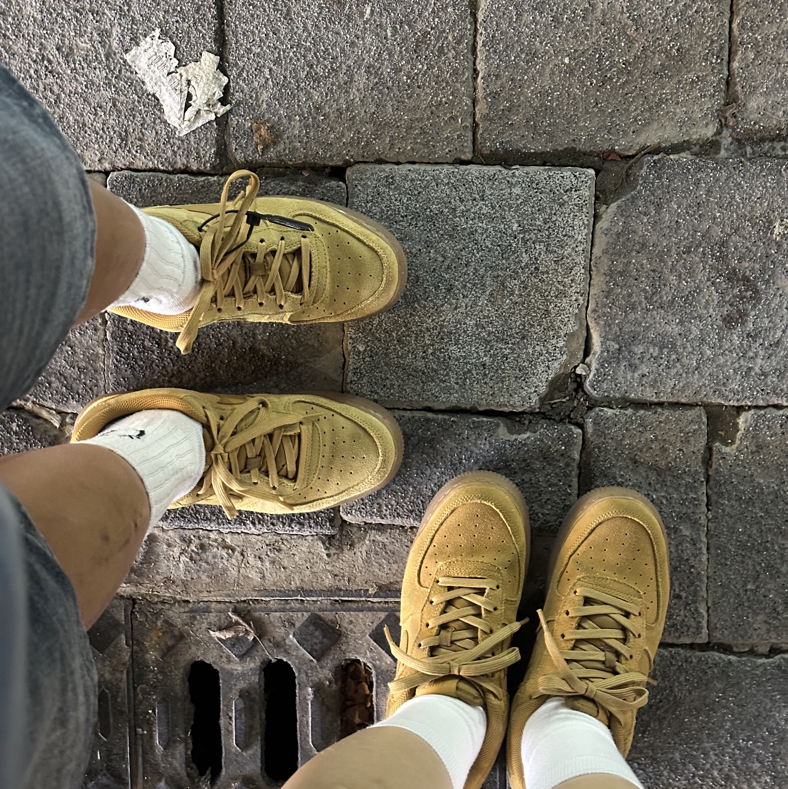(GS) Nike Air Force 1 Low Wheat 착용 스타일