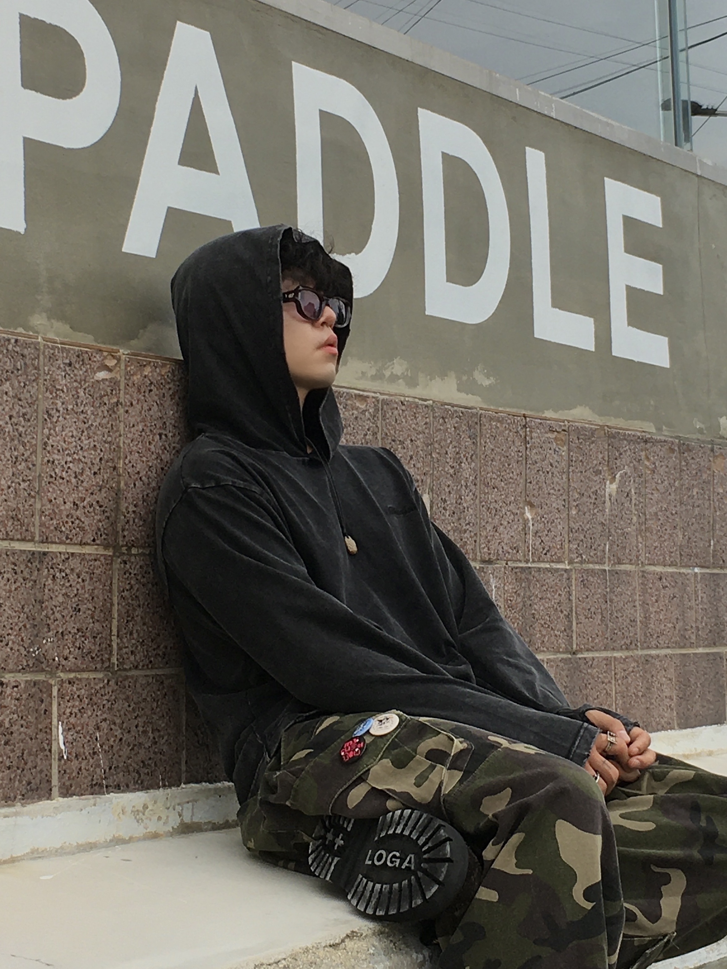 Flavorism VTG Washed Cargo Pants Washed Camo, Flavorism Hoodie Long Sleeve Black 착용 스타일 - 7