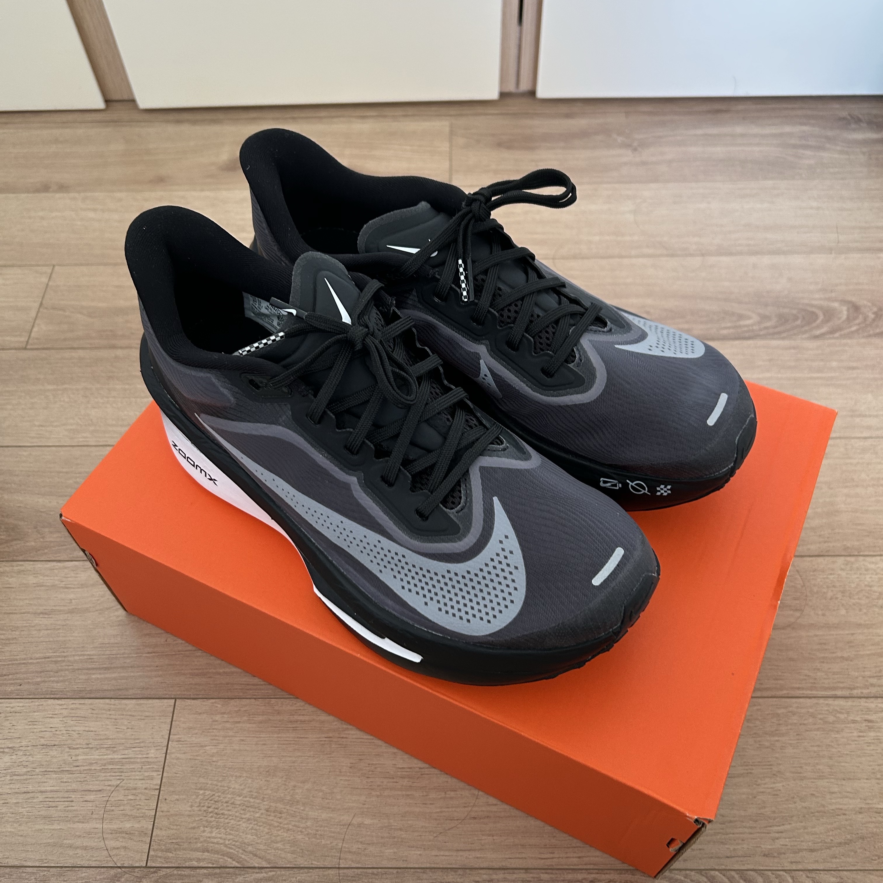 Nike Zoom Fly 6 Black Light Smoke Grey 착용 스타일