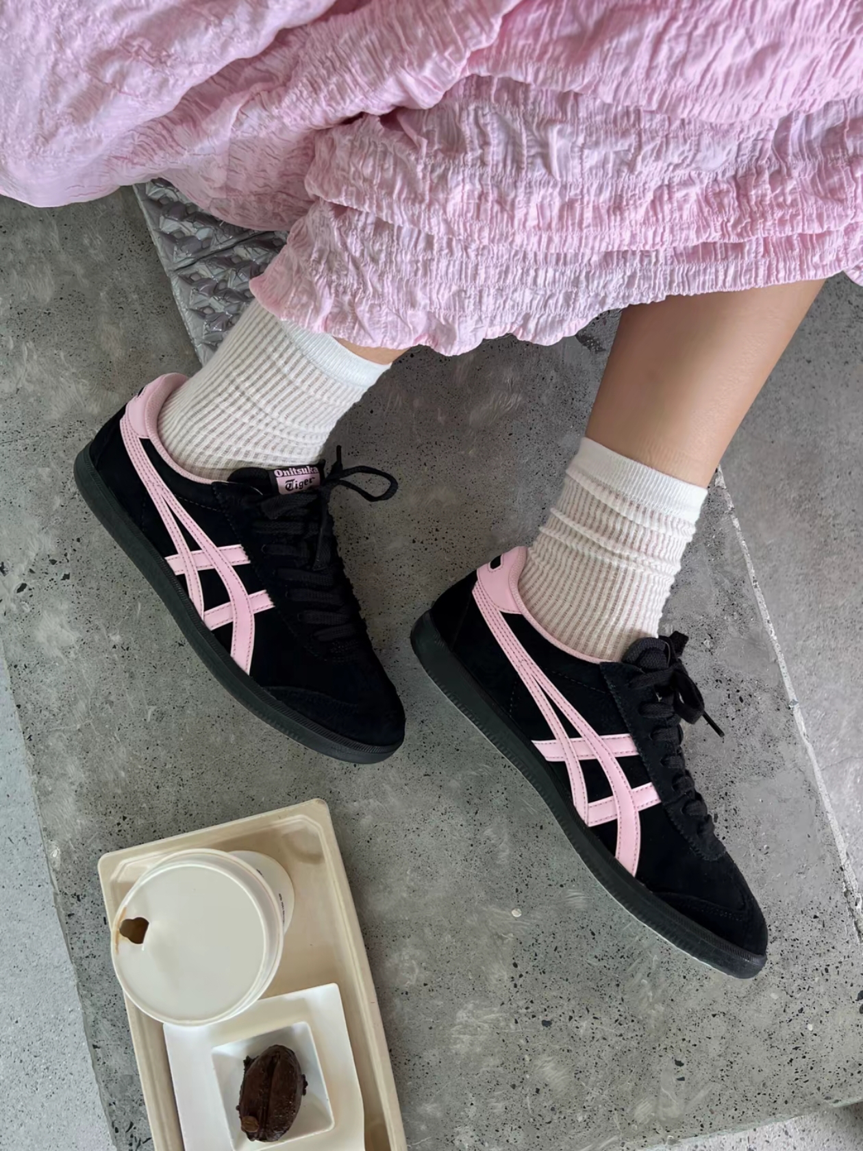 (W) Onitsuka Tiger Tokuten Black Pink 착용 스타일 - 3