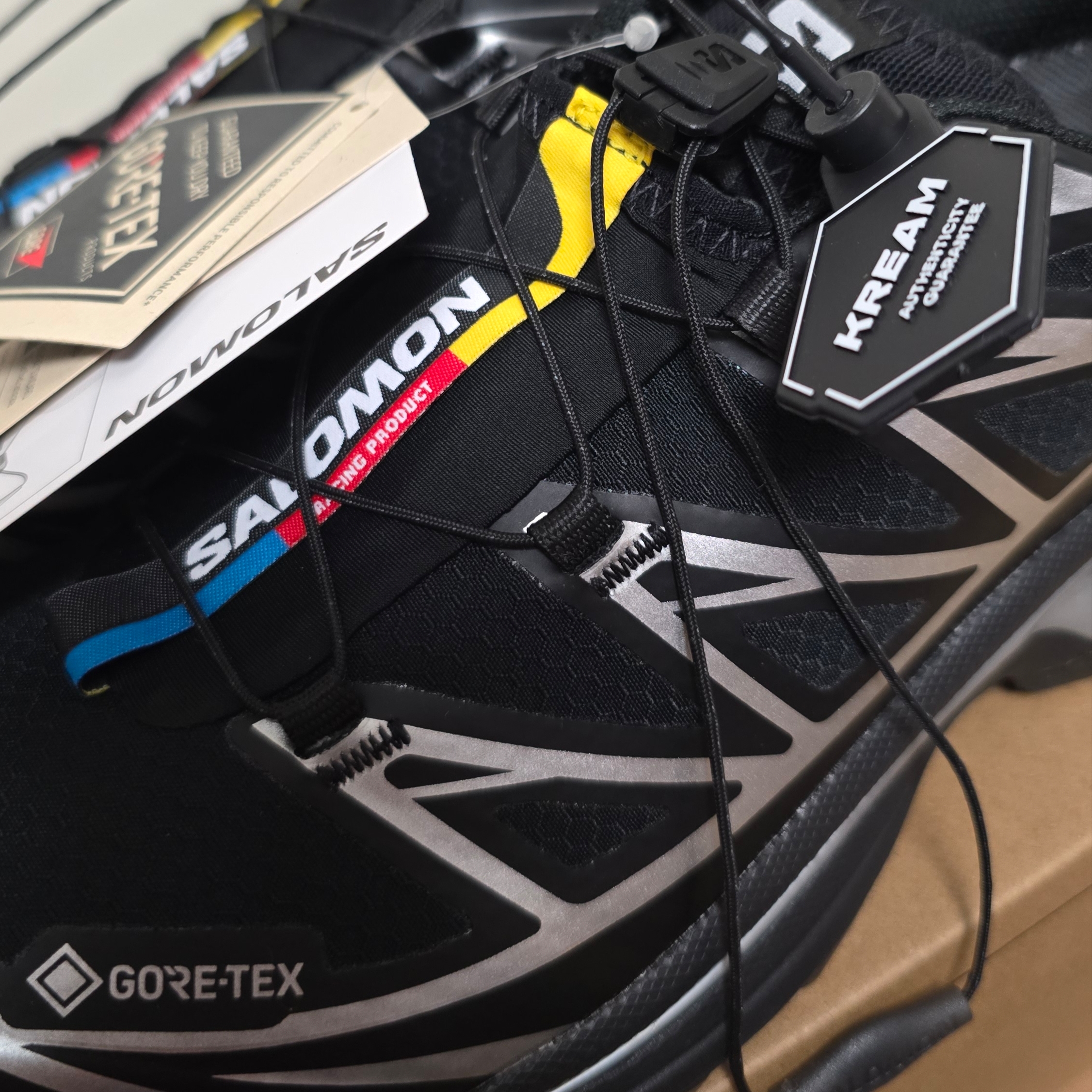 Salomon XT-6 GTX Black Silver 착용 스타일 - 2