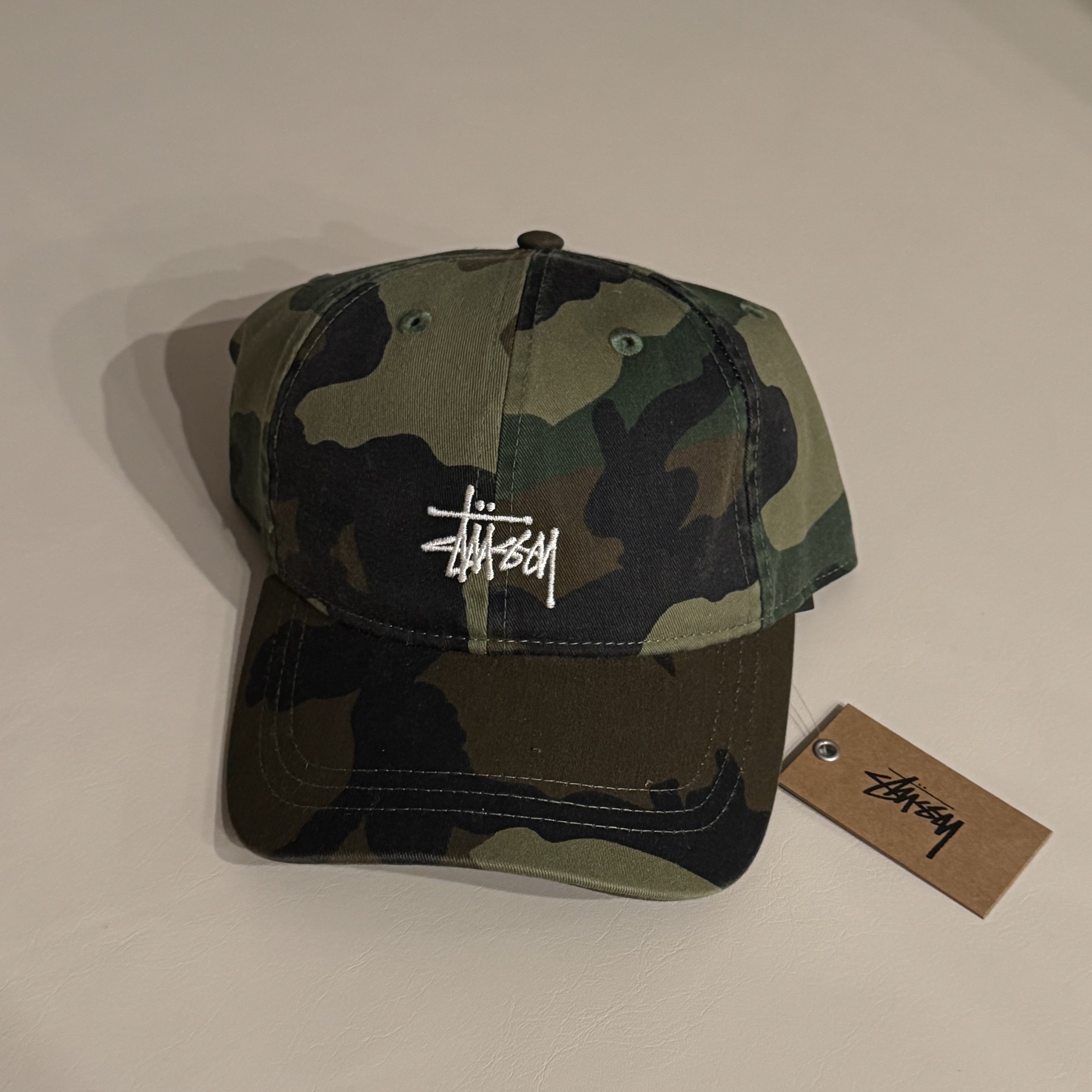 Stussy Low Profile Basic Washed Strapback Woodland Camo 착용 스타일