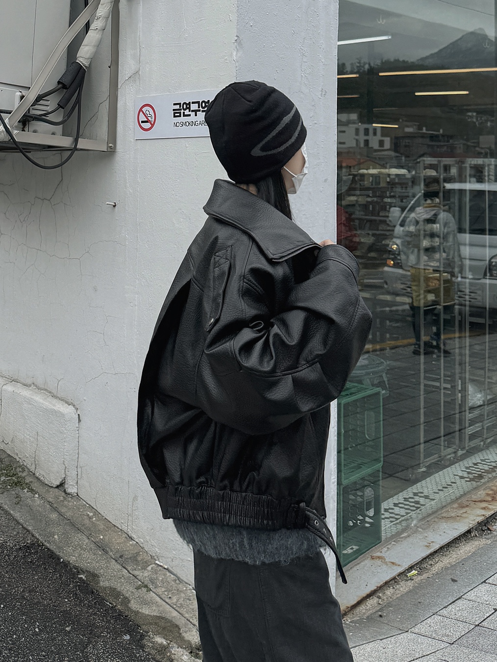 Mischief Wide Rhombus Beanie Black, Clarks Desert Trek Black Suede 착용 스타일 - 2