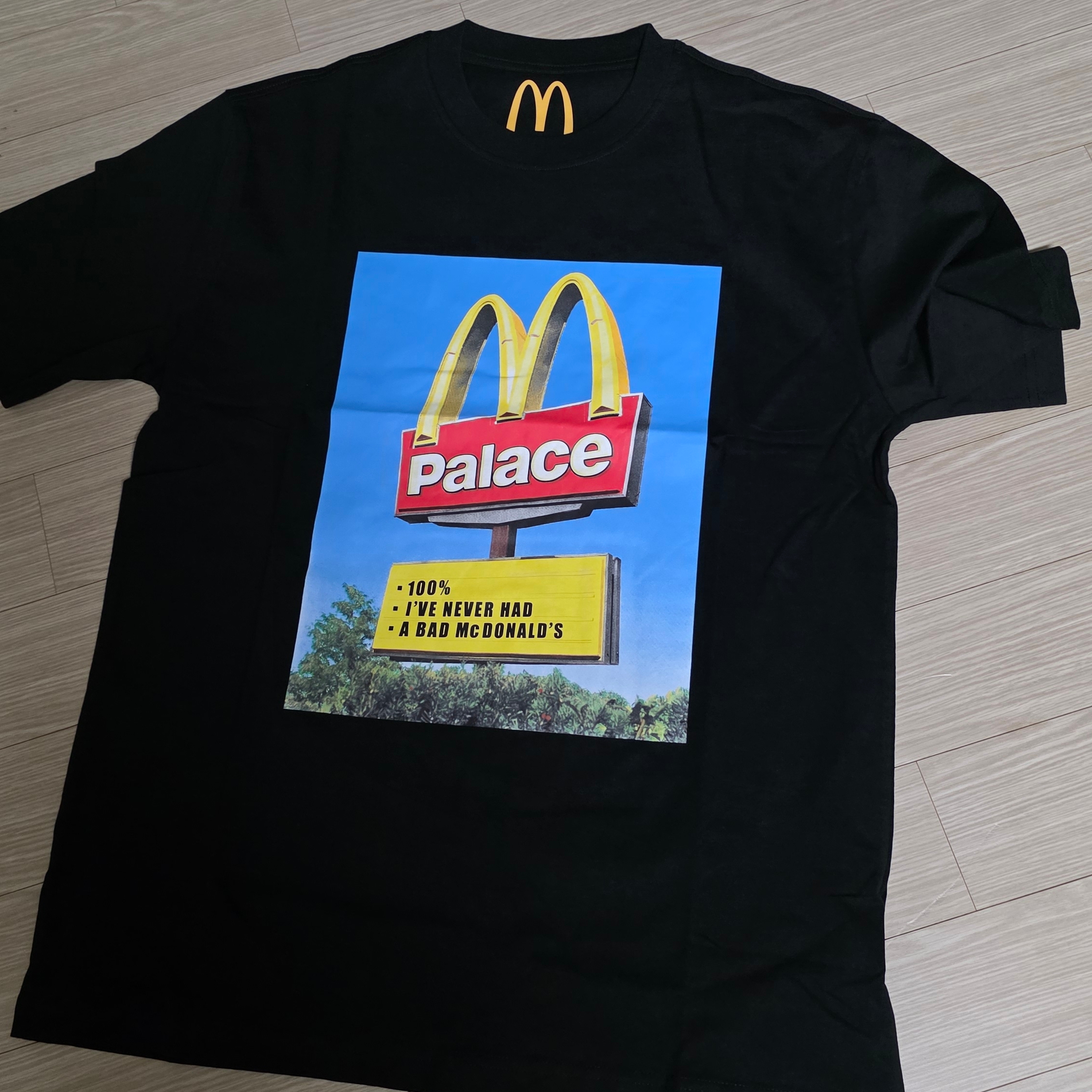 Palace x McDonald's Sign T-Shirt Black - 23FW 착용 스타일