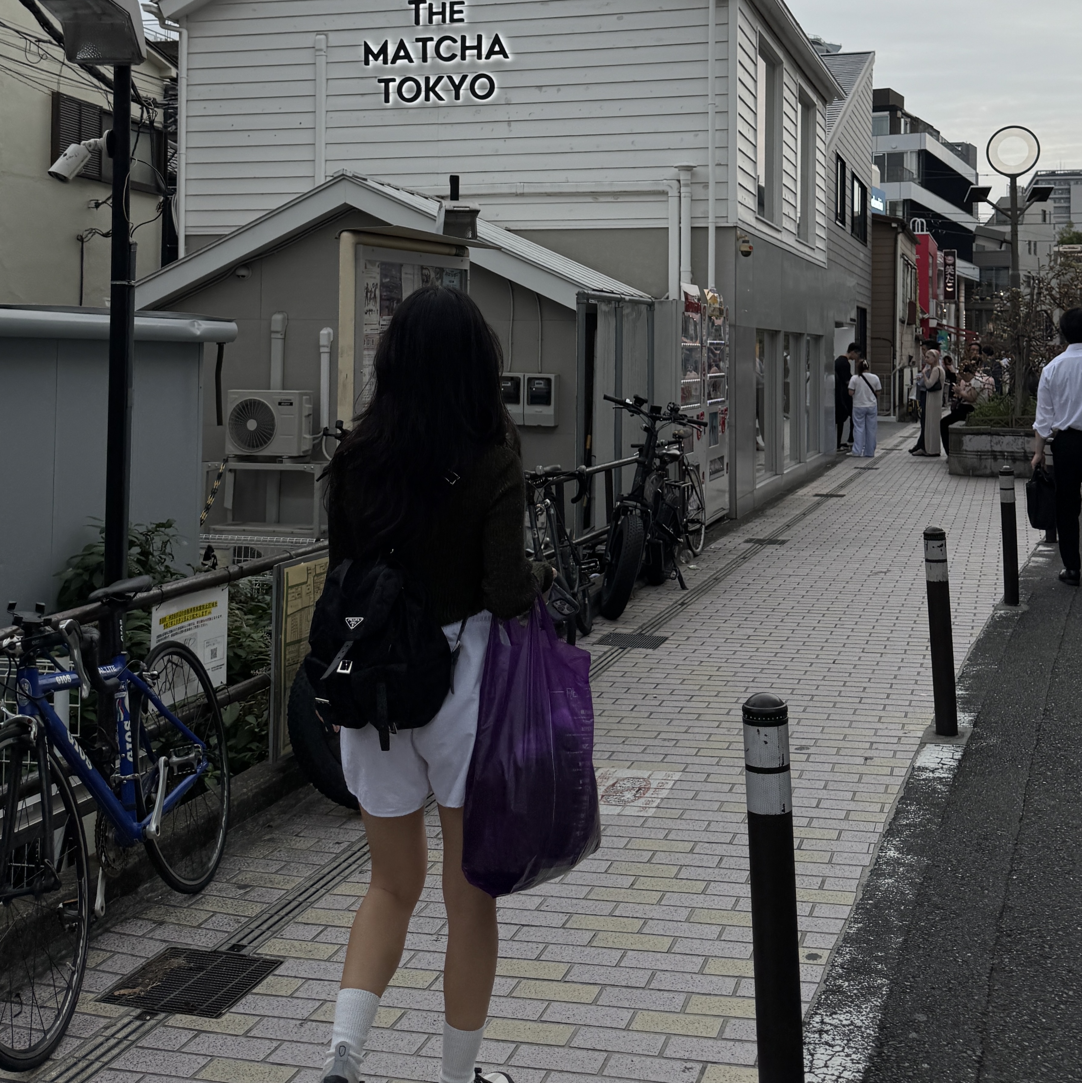 (W) Norda 001/A Cinder, Prada Re-Nylon Small Backpack Black 착용 스타일 - 2