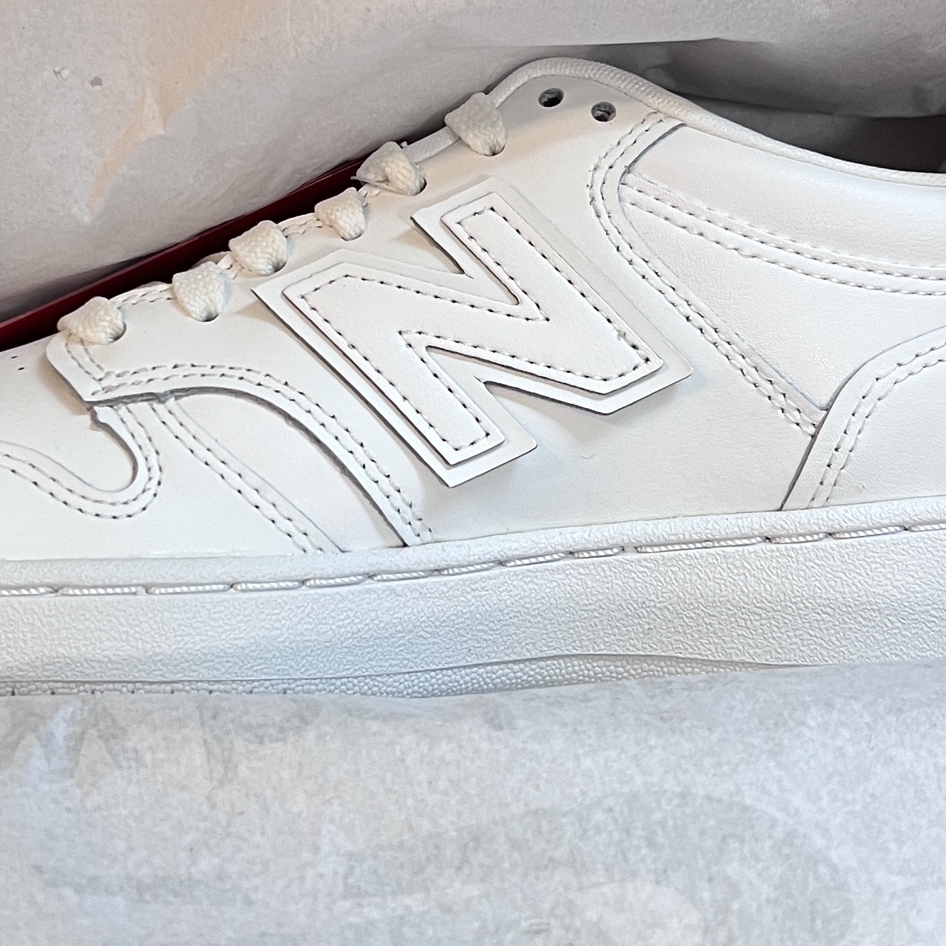 New Balance 480 Triple White 착용 스타일