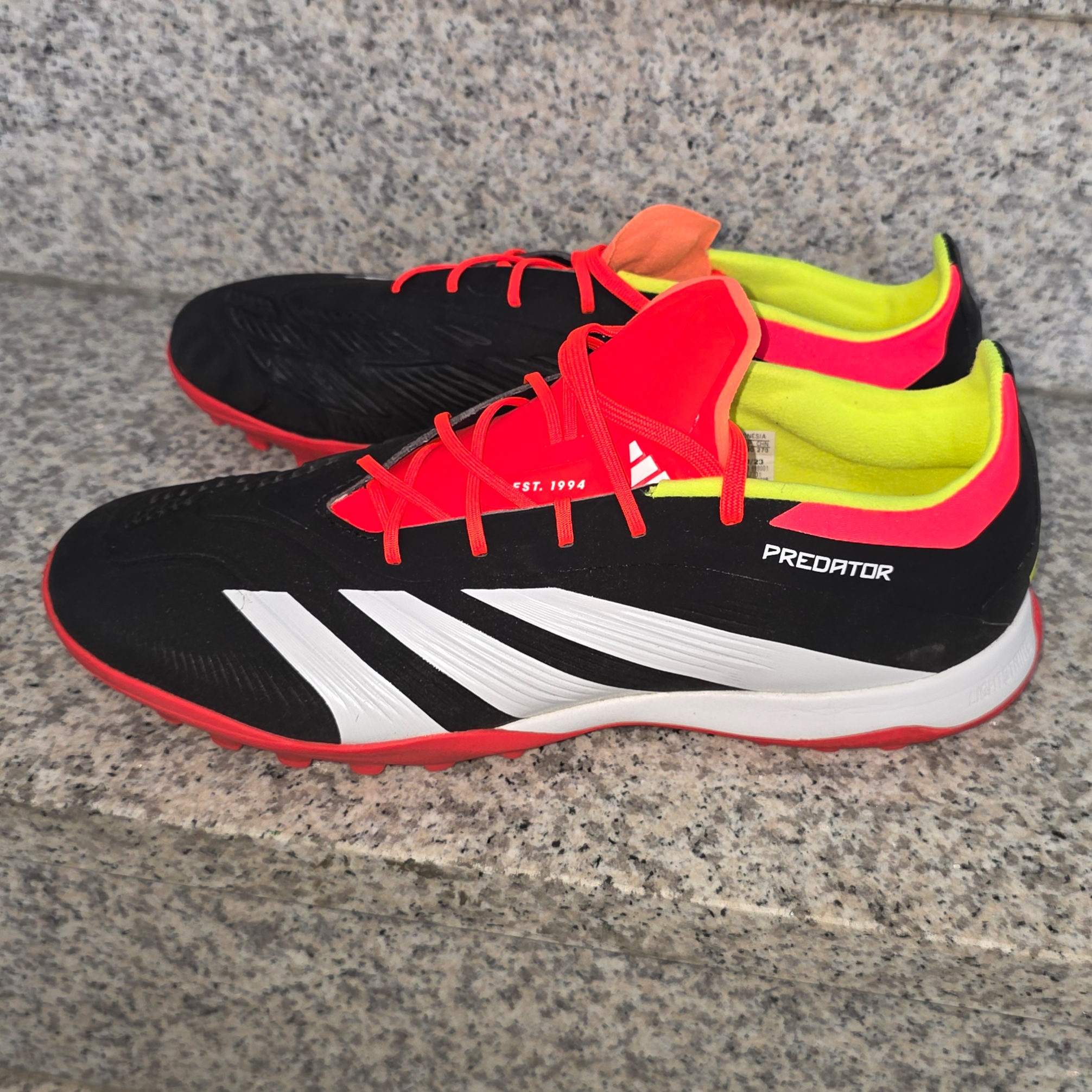 Adidas Predator 24 Elite TF Core Black Cloud White 착용 스타일 - 1