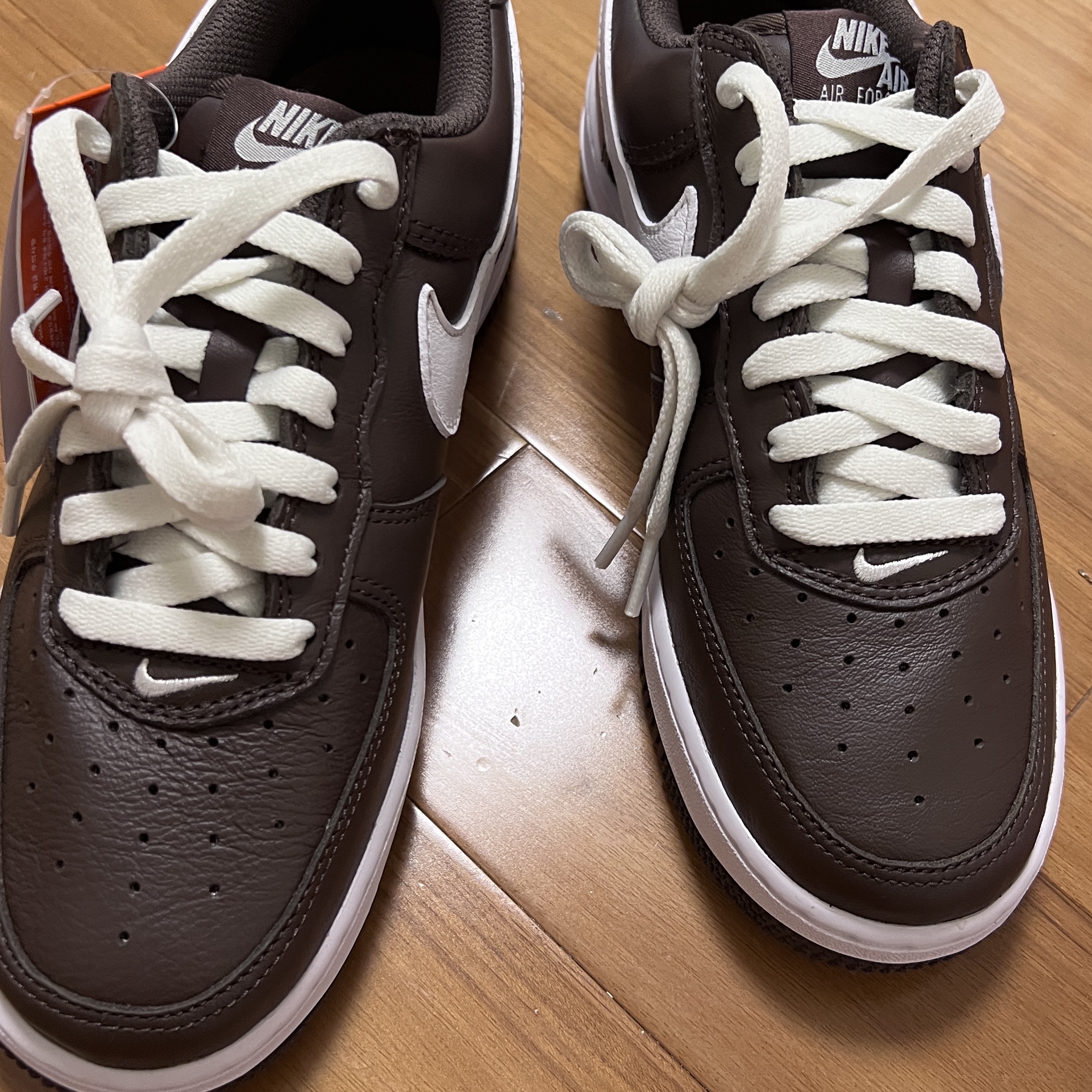 Nike Air Force 1 Low Retro Chocolate 착용 스타일