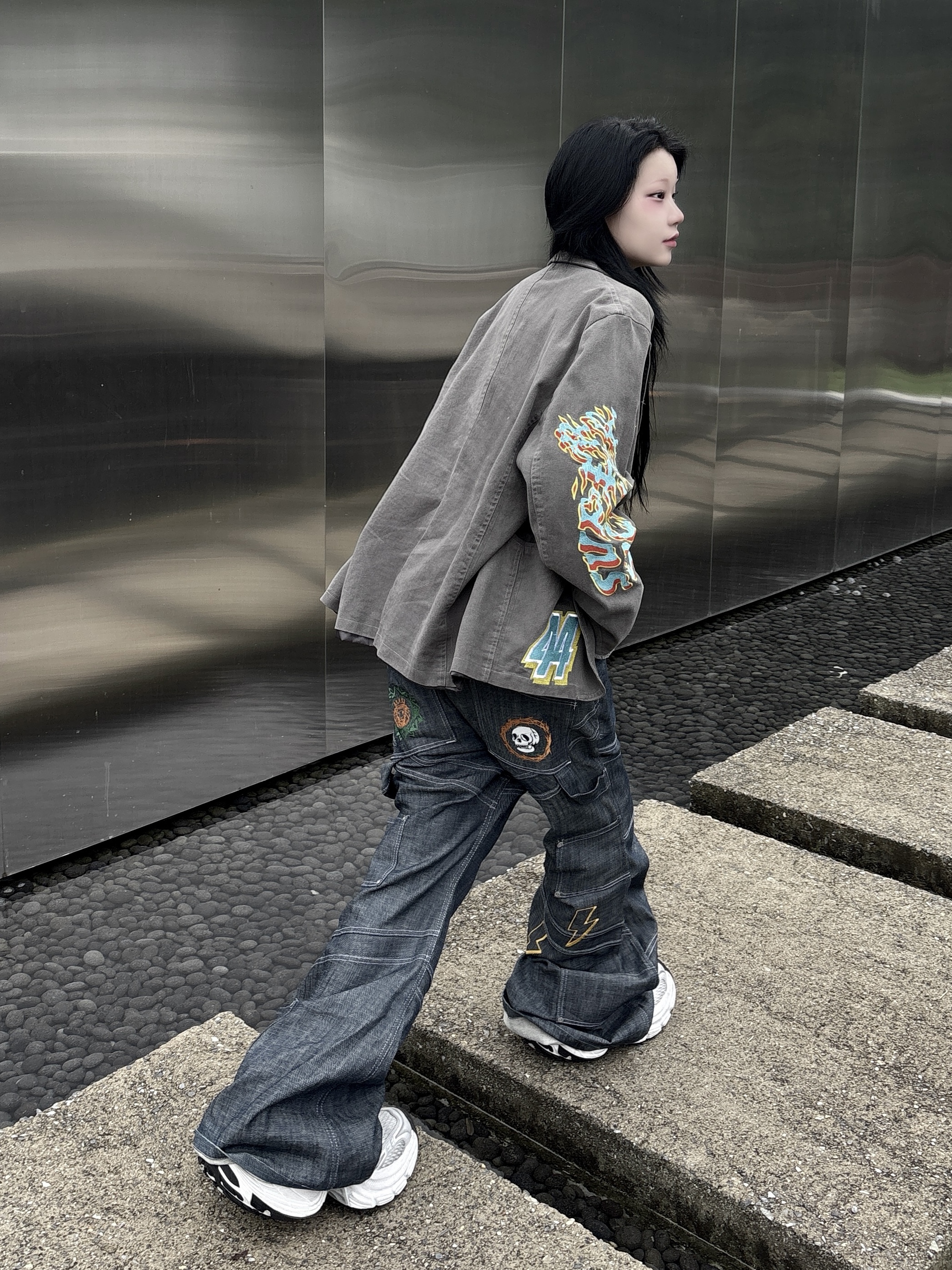 Balenciaga 10XL Sneakers White Grey Silver Black 착용 스타일 - 3