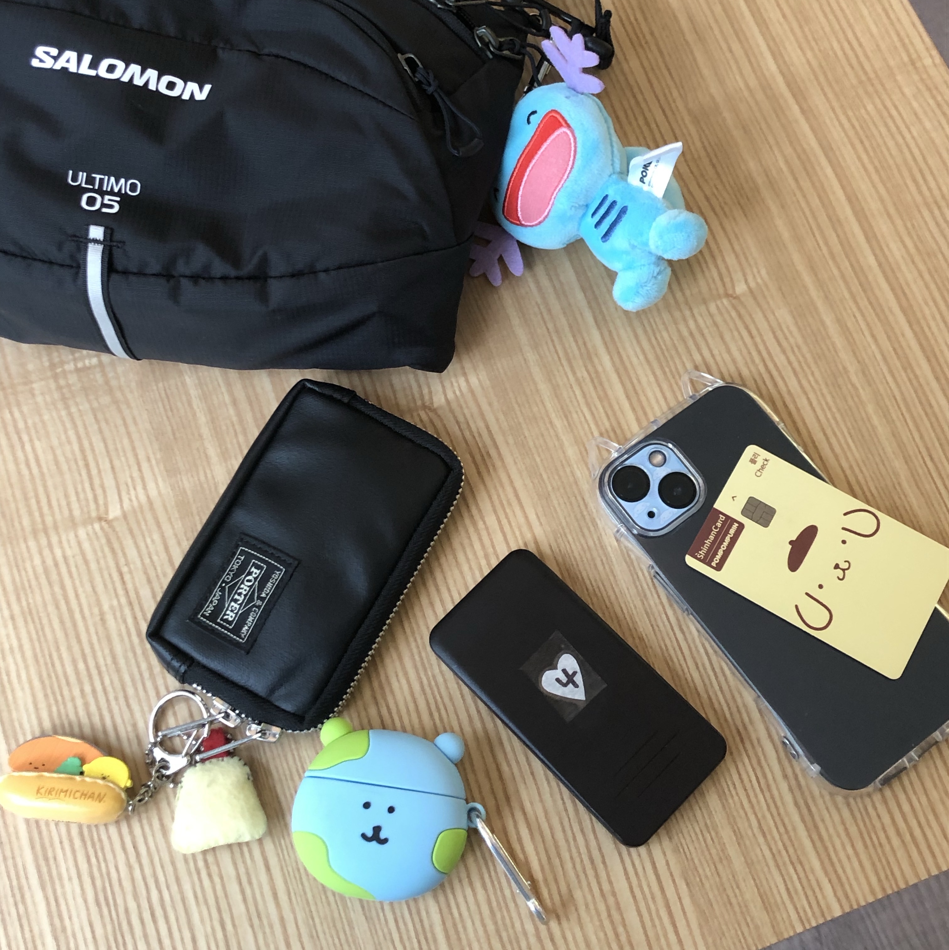 Porter Freestyle Multi Coin Case Black 착용 스타일