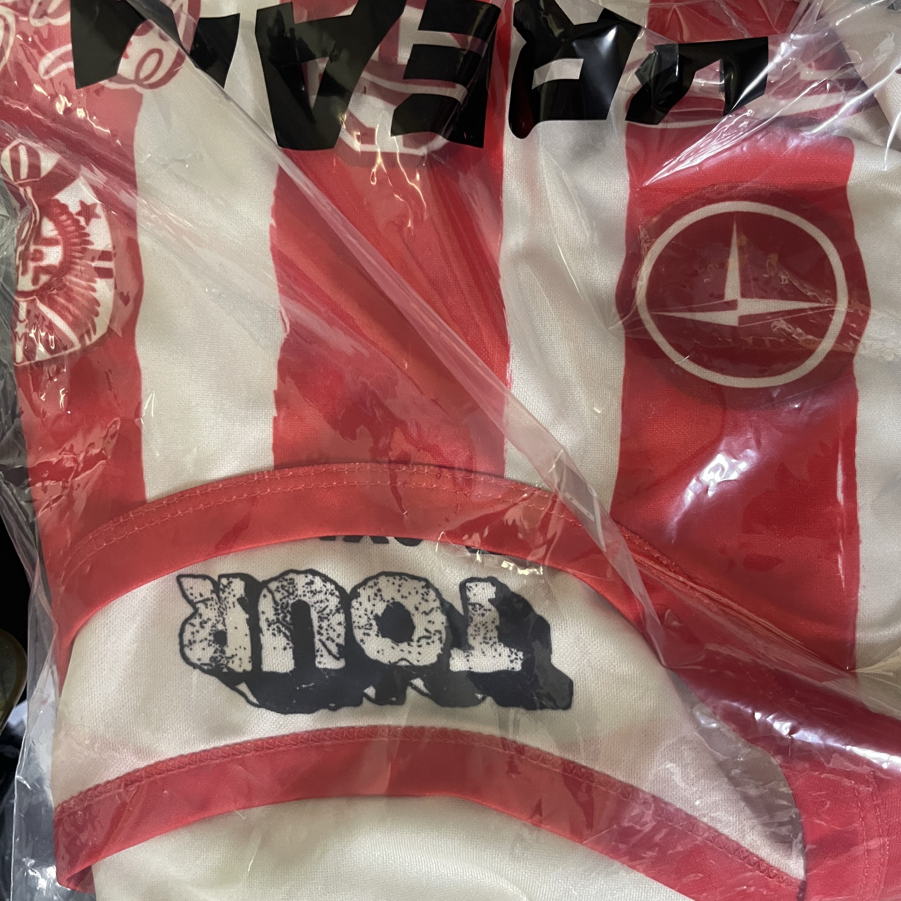 Travis Scott Mexico Soccer Jersey Red 착용 스타일