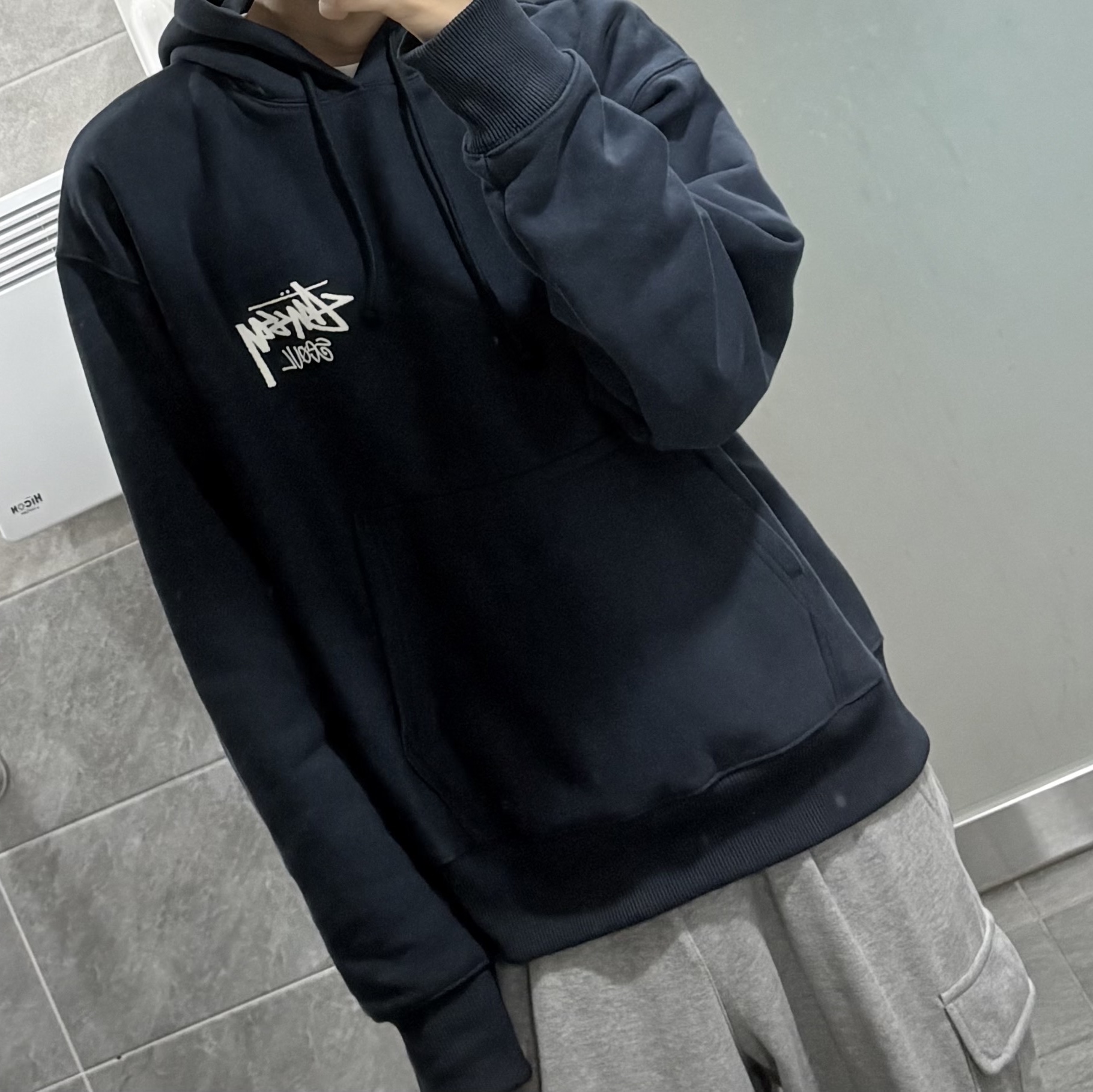 Stussy Stock Seoul T-Shirt White 착용 스타일 - 2