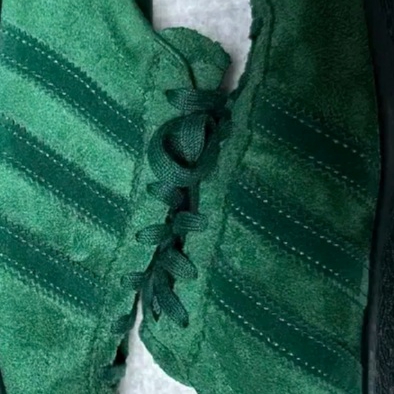 Adidas Tobacco Gruen Dark Green 착용 스타일