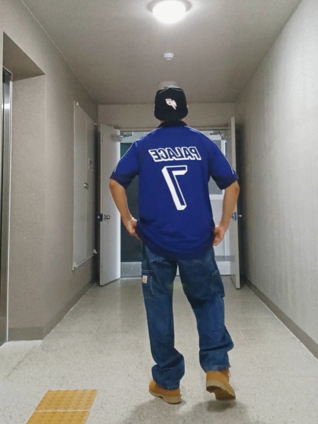 Palace Palais Pro Team Jersey Blue Berry - 25SS, Palace Heaven and Hell New Era 59Fifty Black - 25SS 착용 스타일