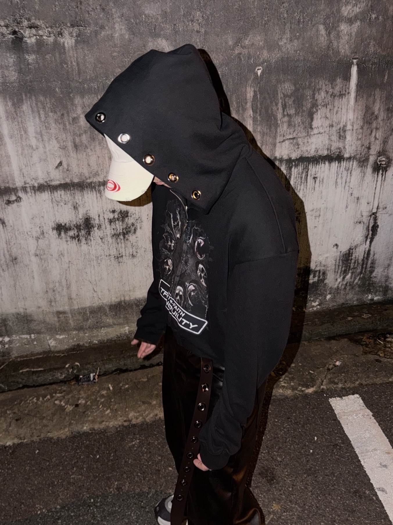 CSC Tranquility Hoodie Zip Up Black, Civision by CSC Iconic Logo Cap Light Beige 착용 스타일 - 6