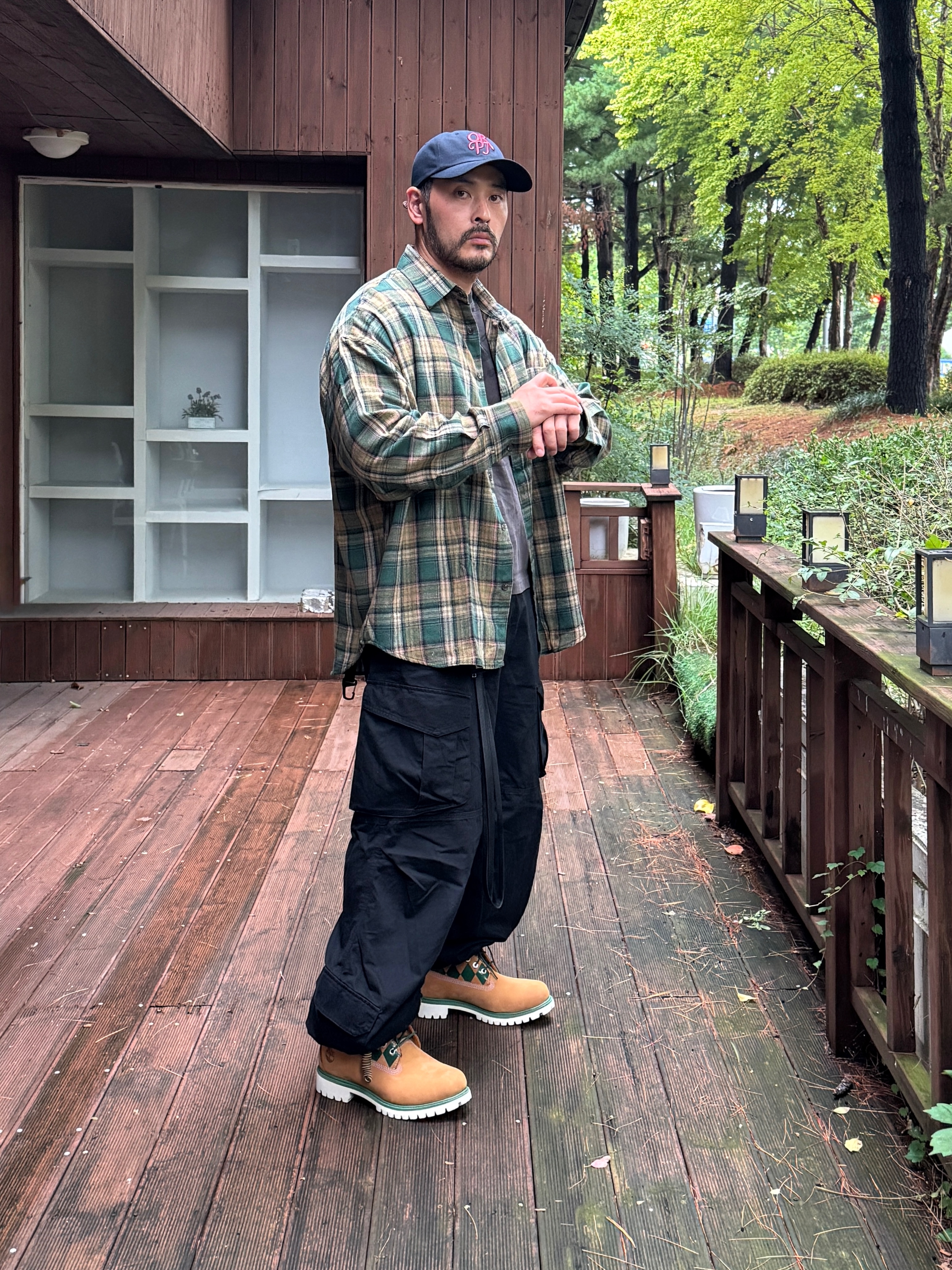 Kasina x Timberland 6 In Premium Vibram Gtx Wheat - Wide, Flavorism VTG Washed Cargo Pants Black 착용 스타일 - 2