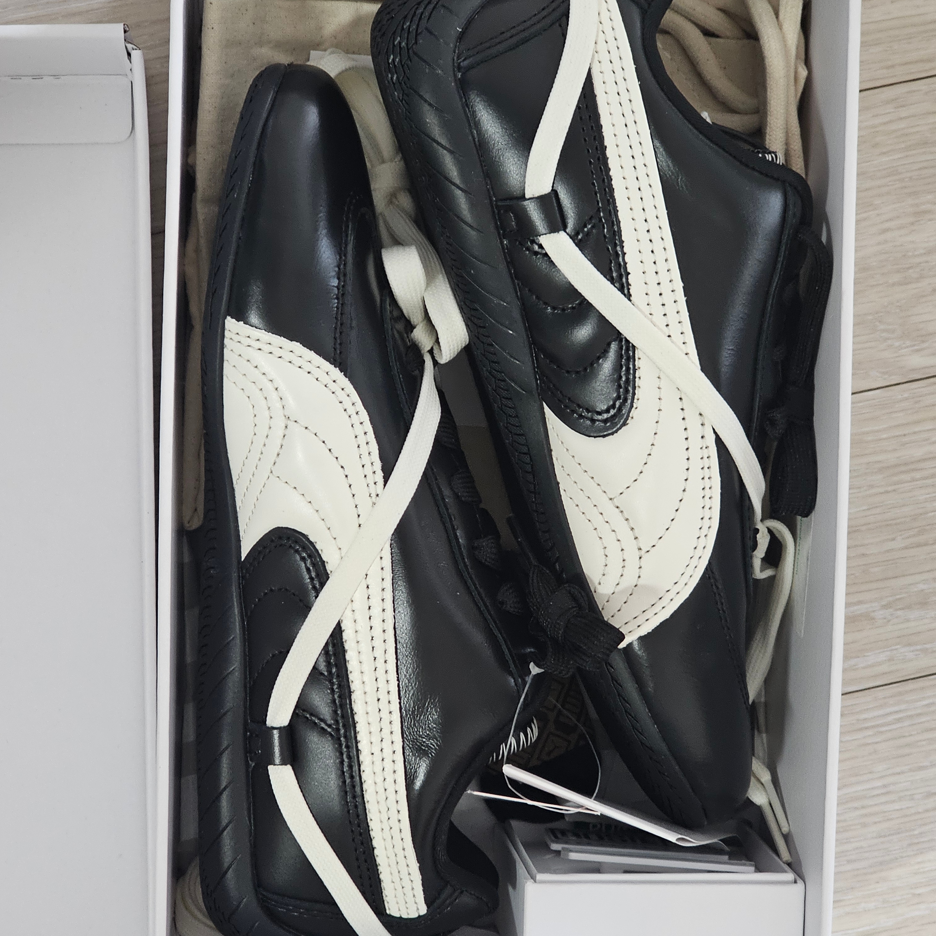 (W) Puma x Rosé Speedcat PRM Black Warm White 착용 스타일