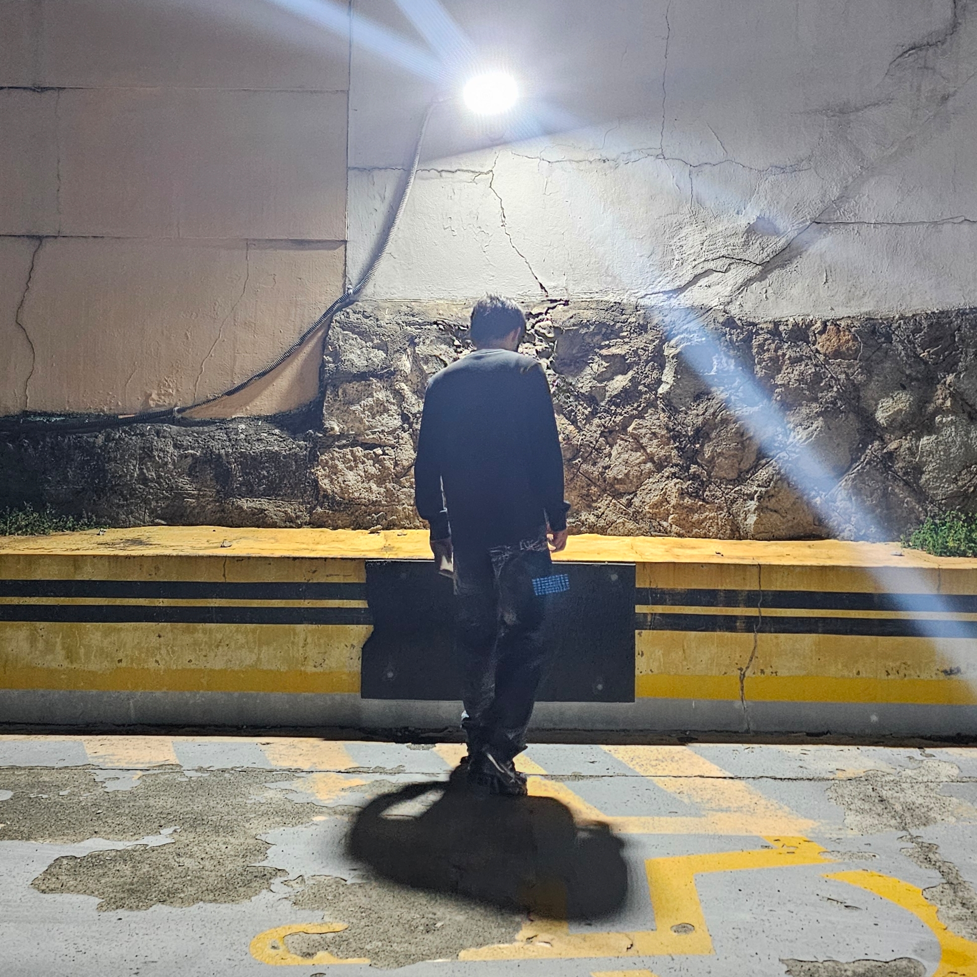 Supreme Archive Denim Jacquard Regular Jean Blue - 23SS, Asics x Kiko Kostadinov Gel-Quantum Zientzia Dark Grey 착용 스타일 - 3