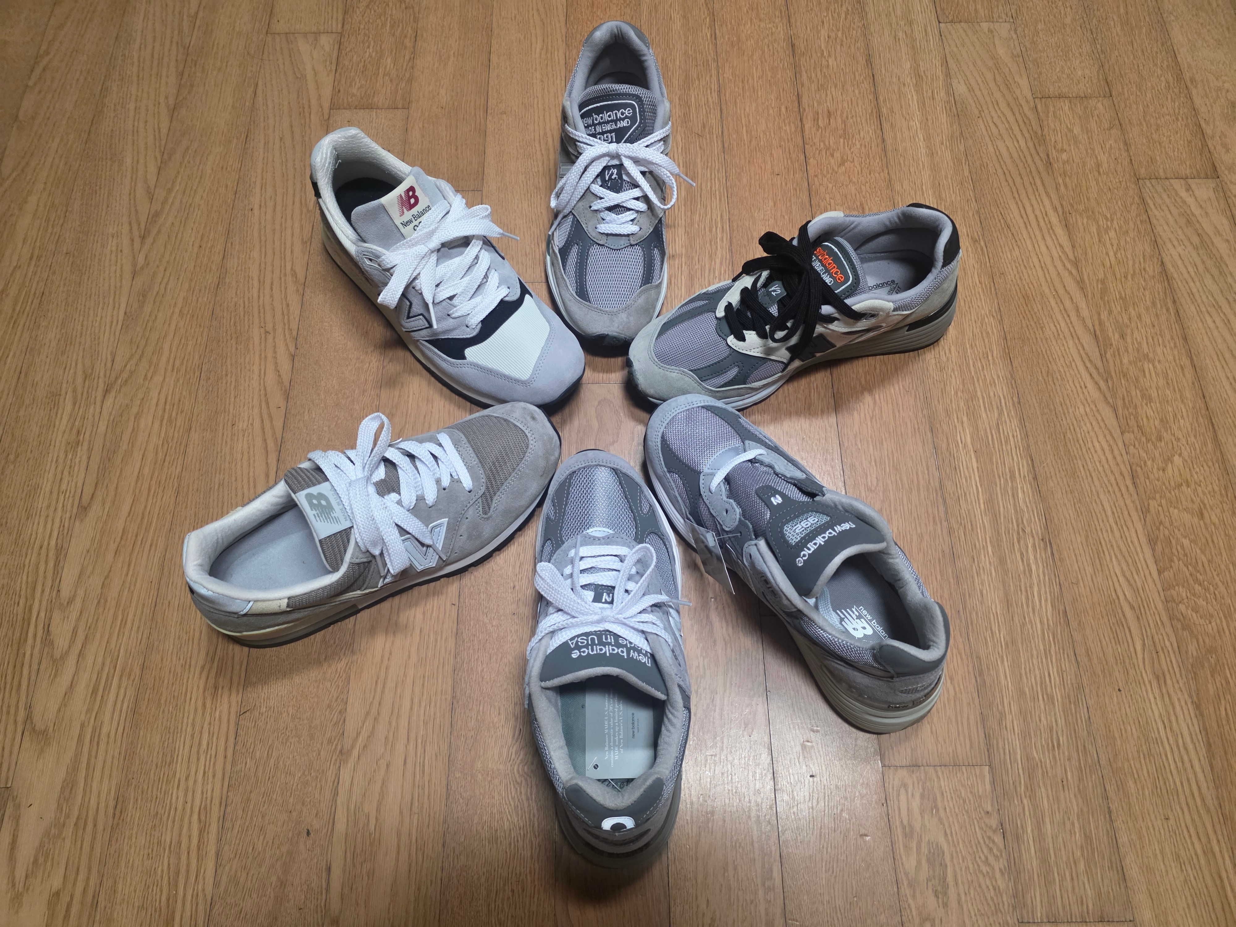 New Balance 991v2 Made in UK Pelican Abbey Stone, New Balance 992 Made in USA Core Grey Silver Metallic 착용 스타일 - 2