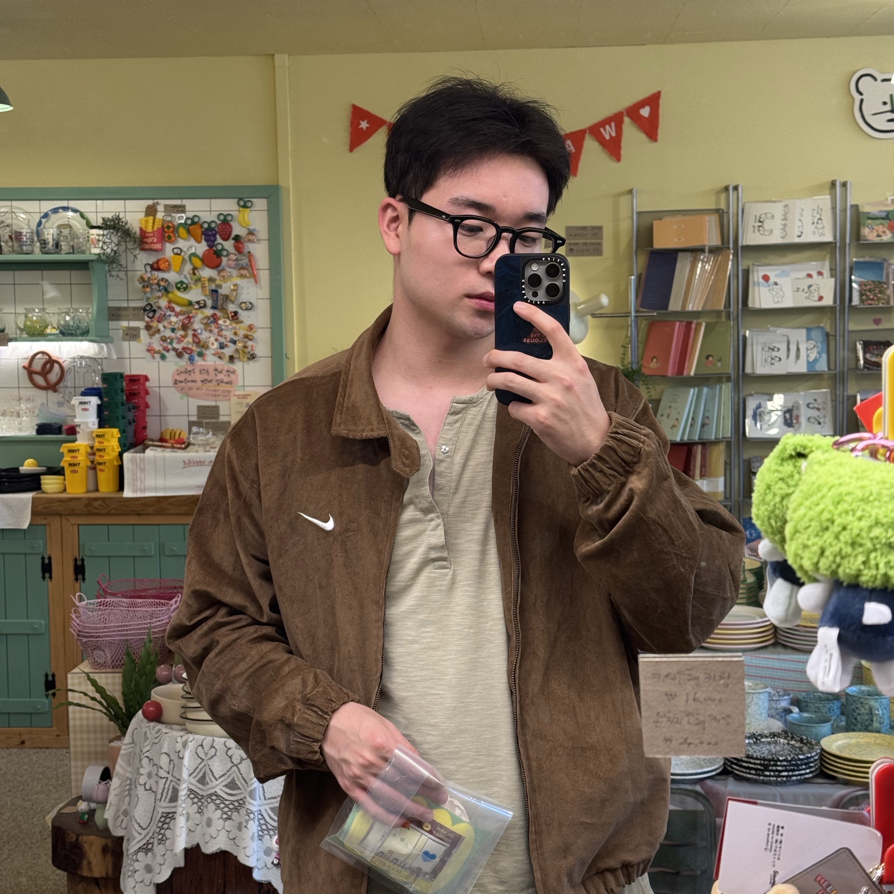 Nike Life Harrington Jacket Ale Brown White - Asia, Crocs Classic Clog White 착용 스타일 - 3