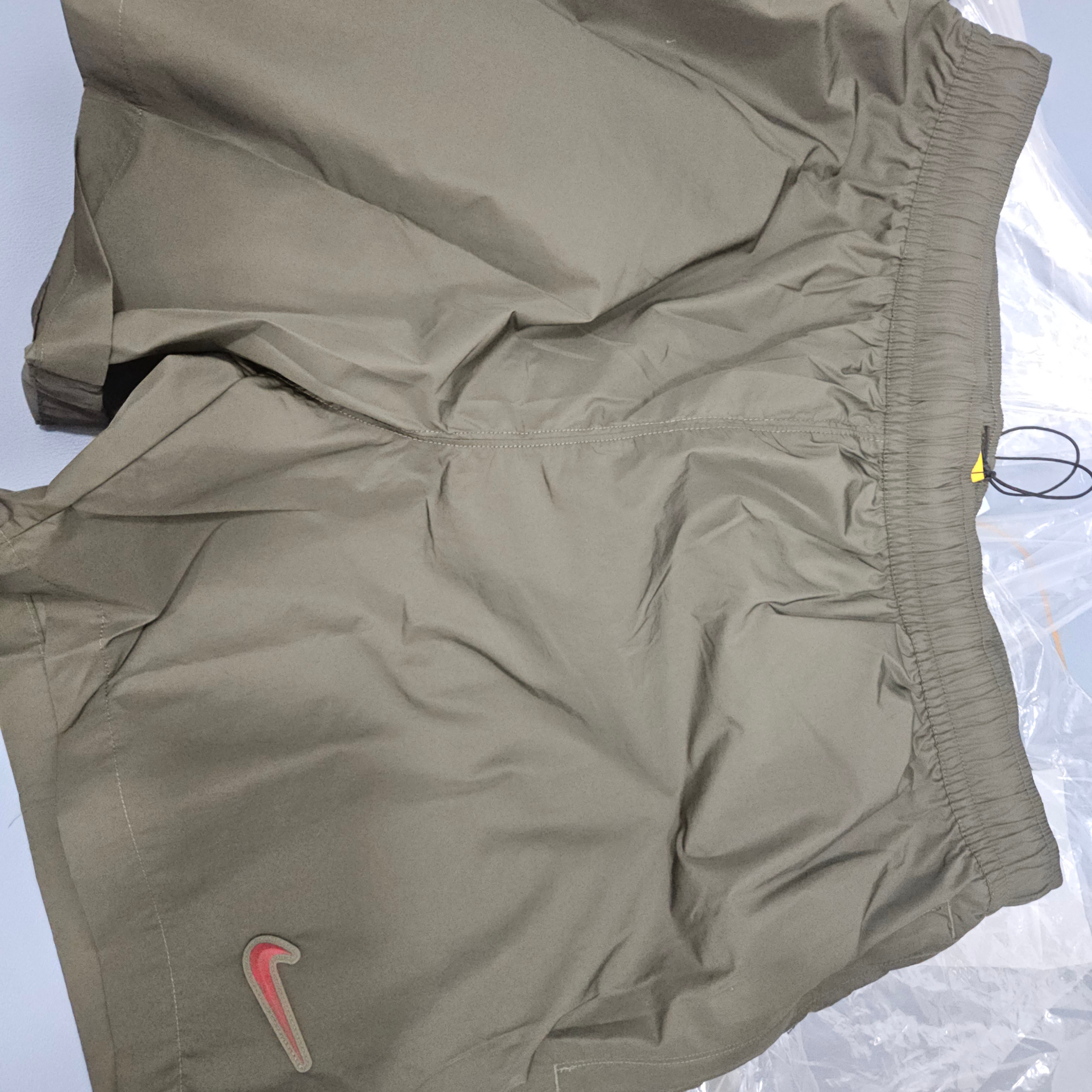 Nike x Drake Nocta Cardinal Nylon Woven Shorts Cargo Khaki - Asia 착용 스타일