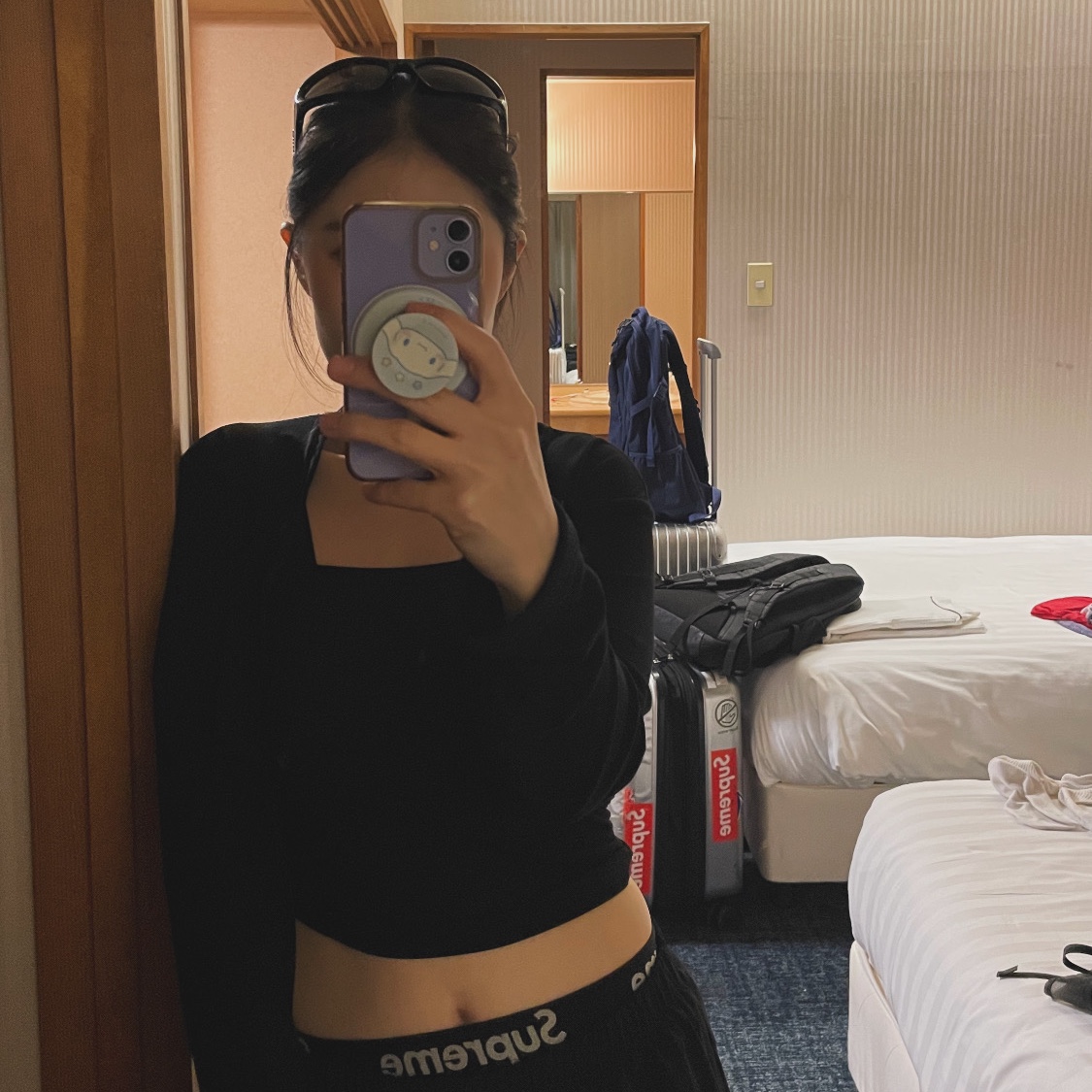 Supreme Hanes Boxer Briefs Black (4 Pack), Balenciaga Swift Oval Sunglasses Black 착용 스타일 - 1
