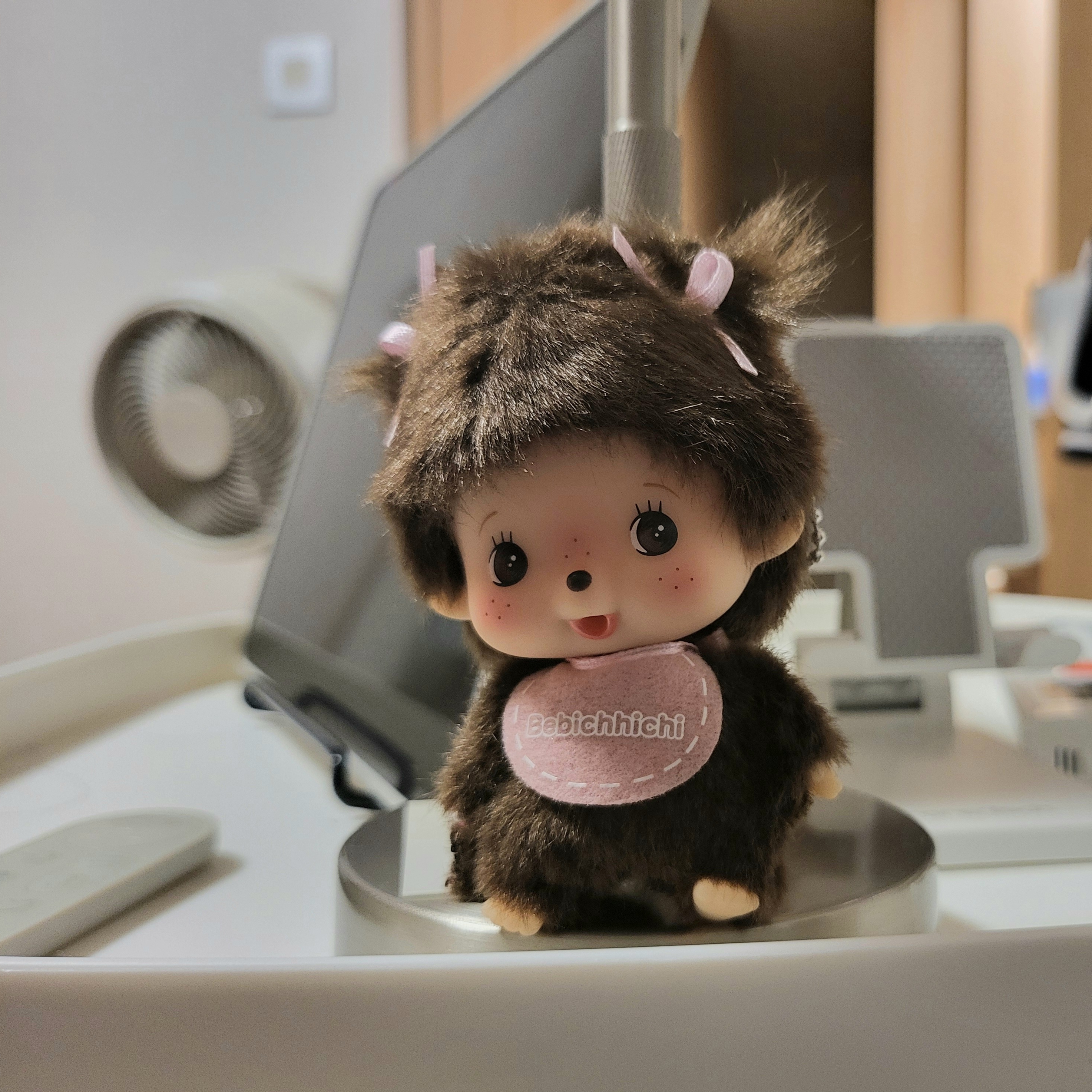 Monchhichi Bebichhichi Bighead SS Girl Key Chain Pink 착용 스타일