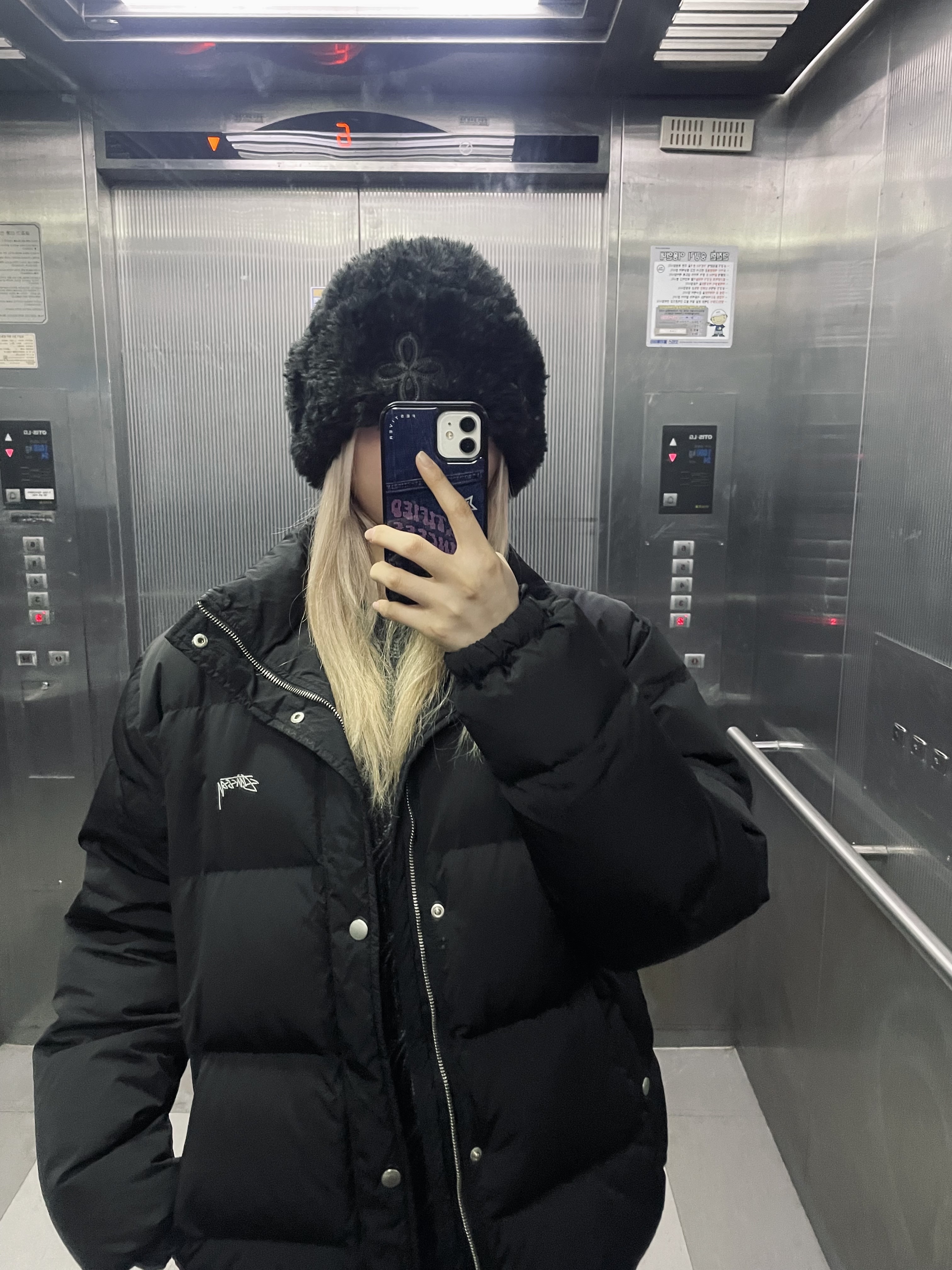 Surgery Leather Patch Fur Beanie Black, Burberry Classic Check Cashmere Muffler Stone 착용 스타일 - 2