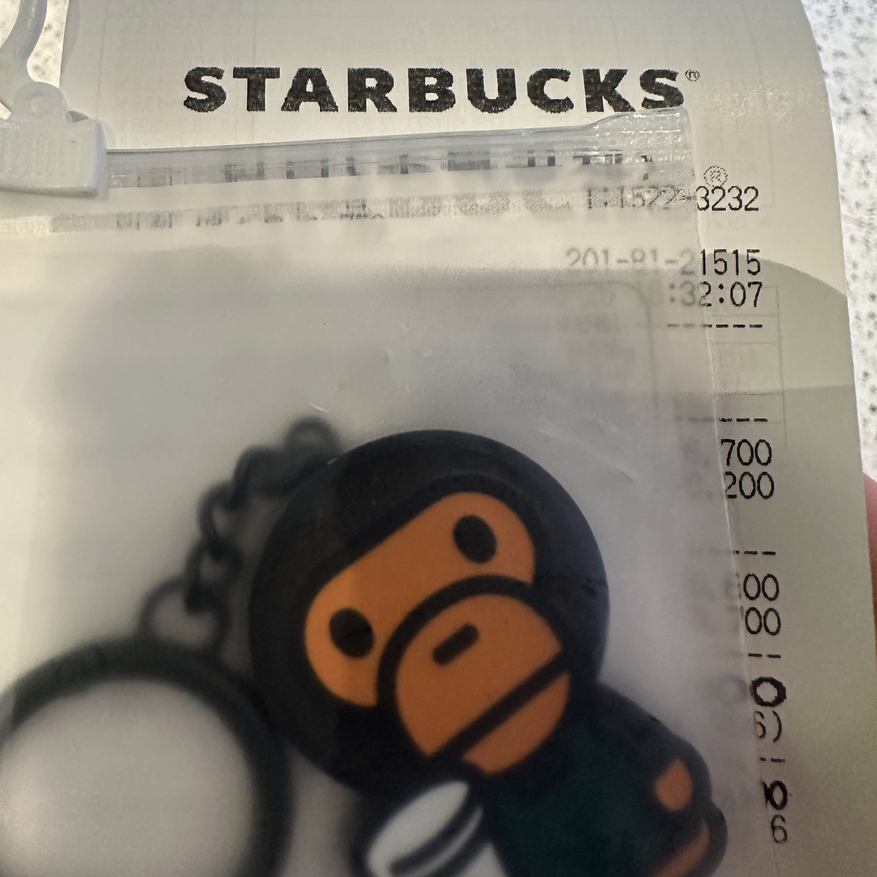 Starbucks x BAPE Baby Milo Keychain 착용 스타일