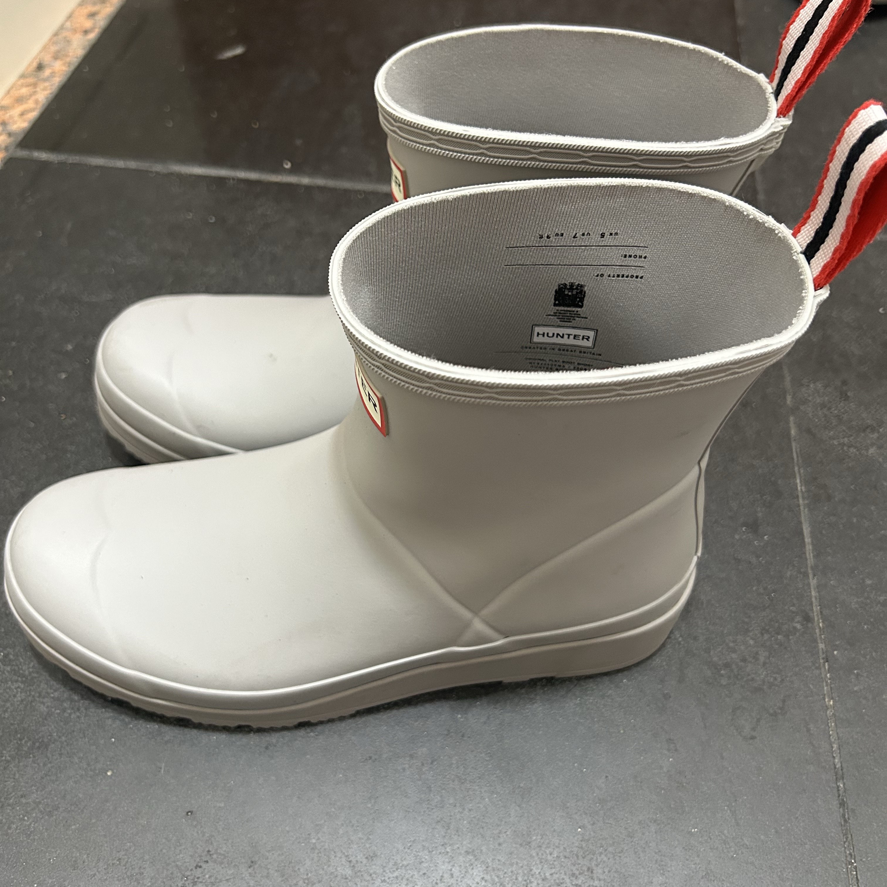 (W) Hunter Play Short Rain Boots Zinc Grey 착용 스타일