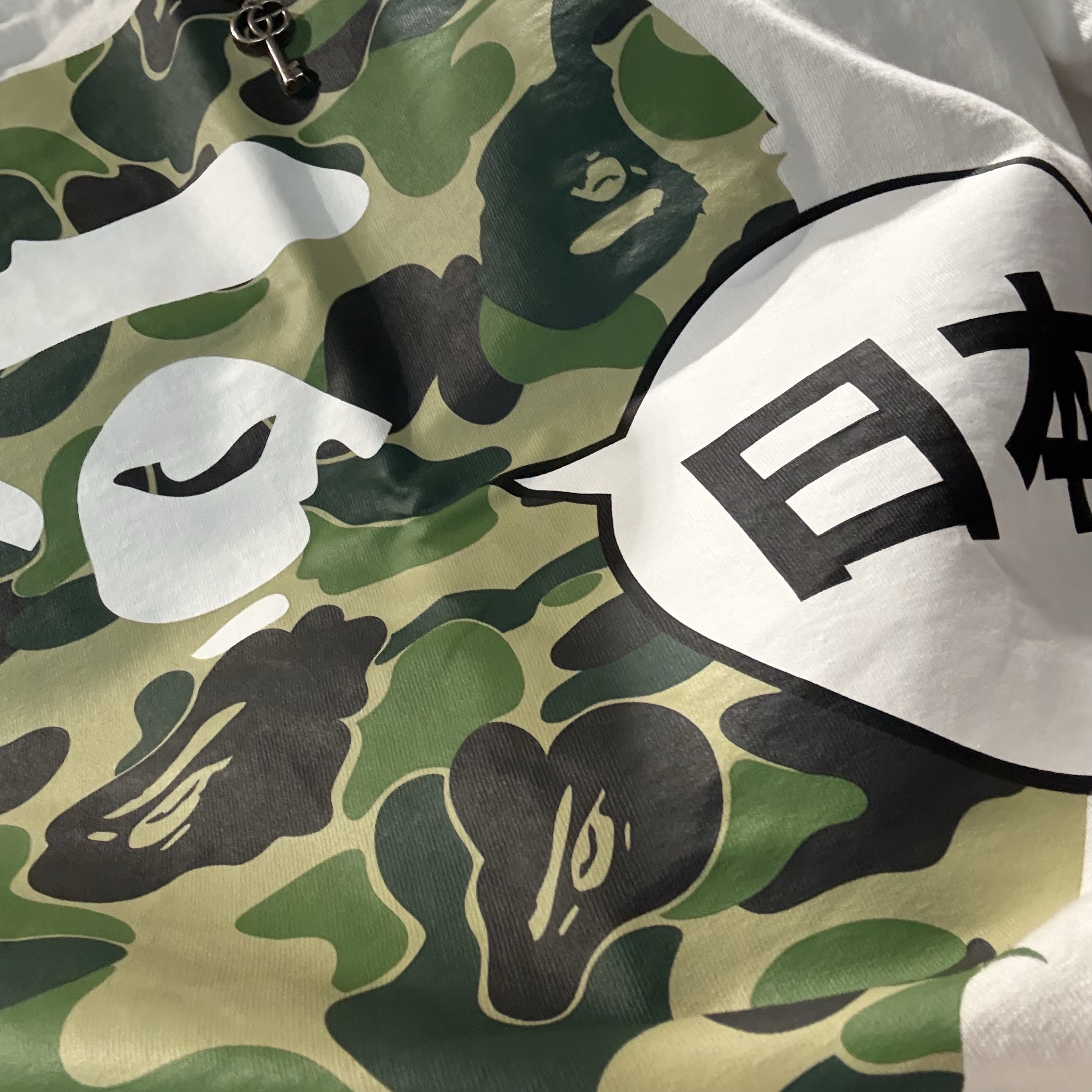 BAPE Japan Big Ape Head City T-Shirt White, Nike Air Force 1 '07 WB Flax 착용 스타일 - 2