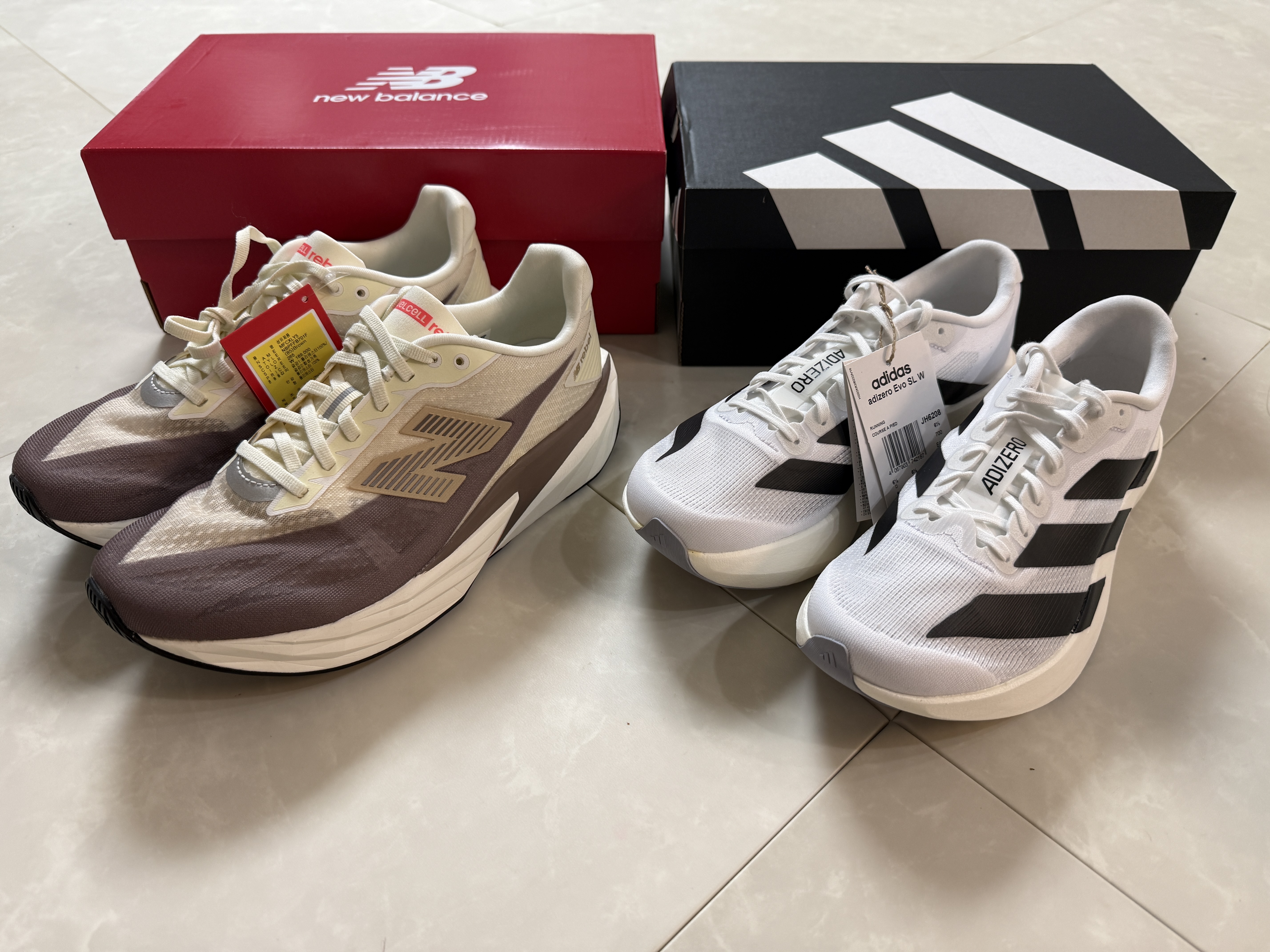 New Balance FuelCell Rebel v5 Angora Earth Shadow Sea Salt - 2E Wide, (W) Adidas Adizero EVO SL Cloud White Core Black 착용 스타일